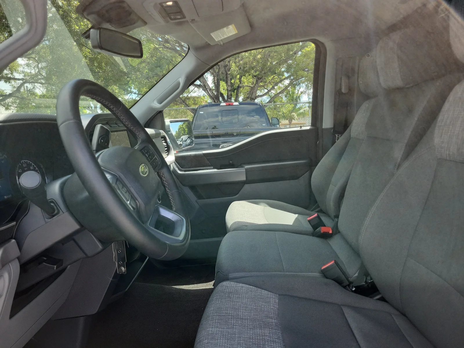 2023 Ford F-150 XLT 4WD photo 12