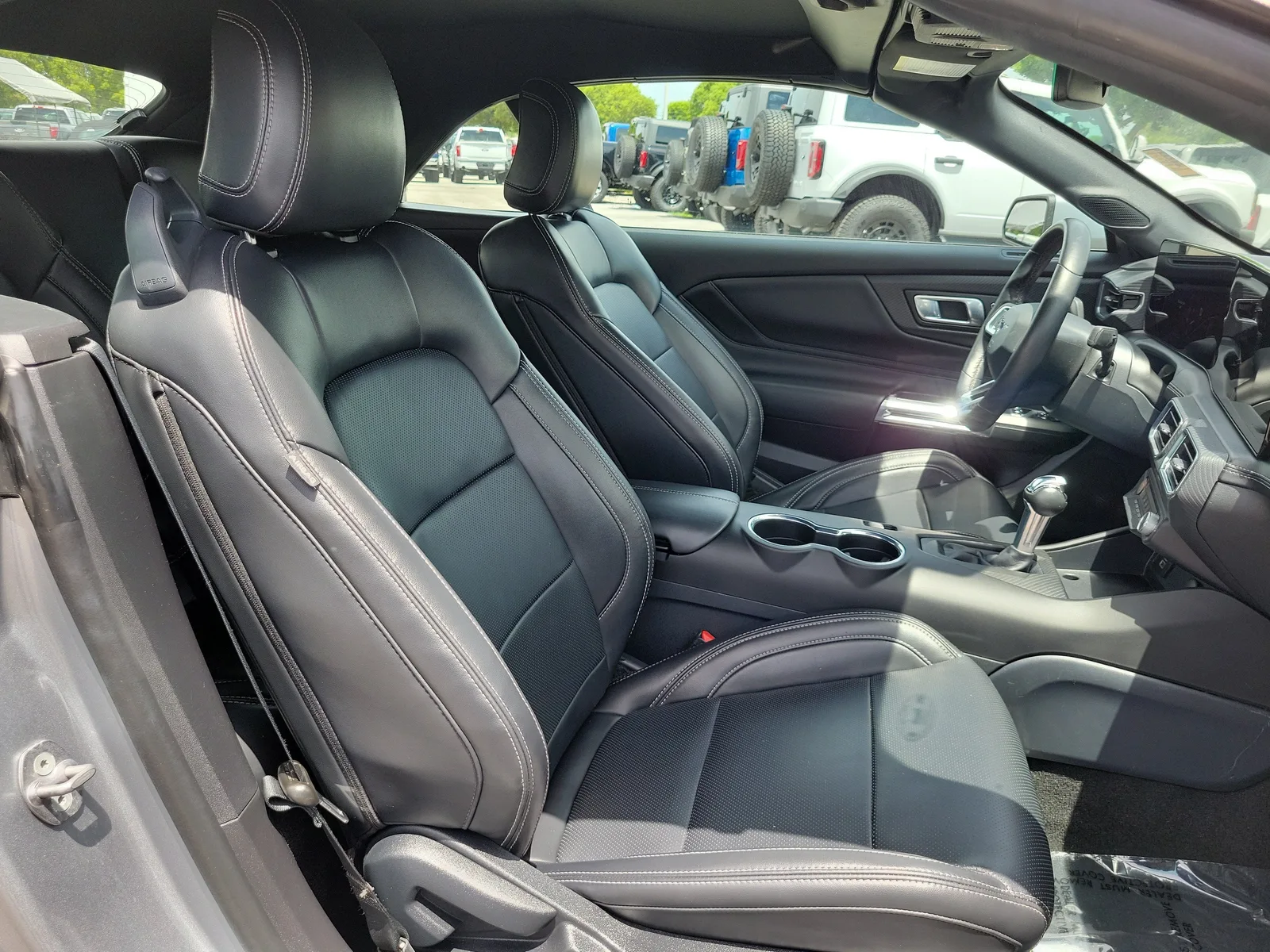2025 Ford Mustang EcoBoost Premium photo 16