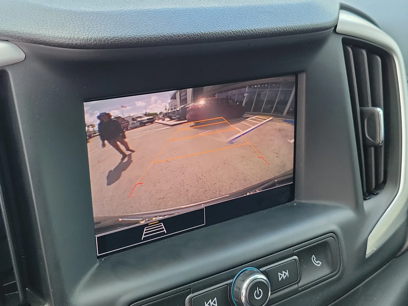 2024 GMC Terrain SLE photo 29