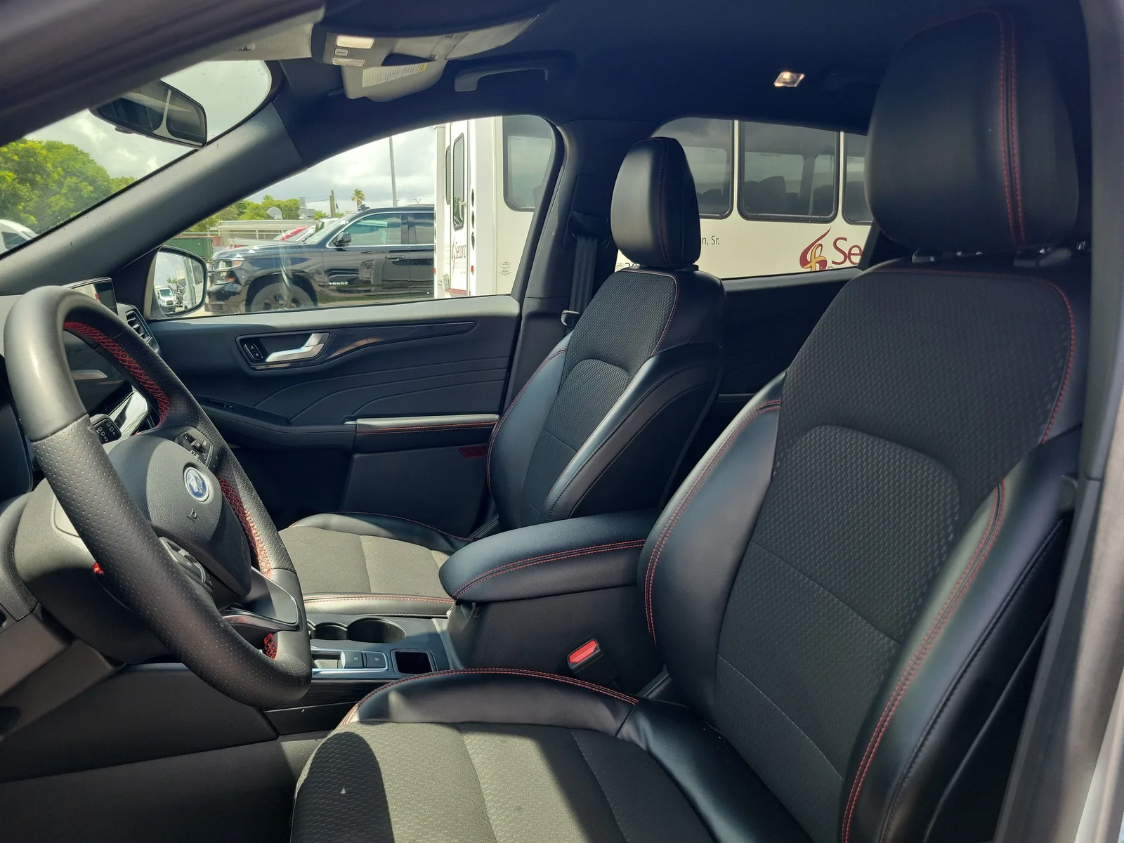 2024 Ford Escape ST-Line photo 13