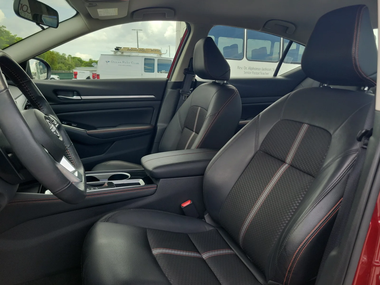 2024 Nissan Altima 2.5 SR photo 13