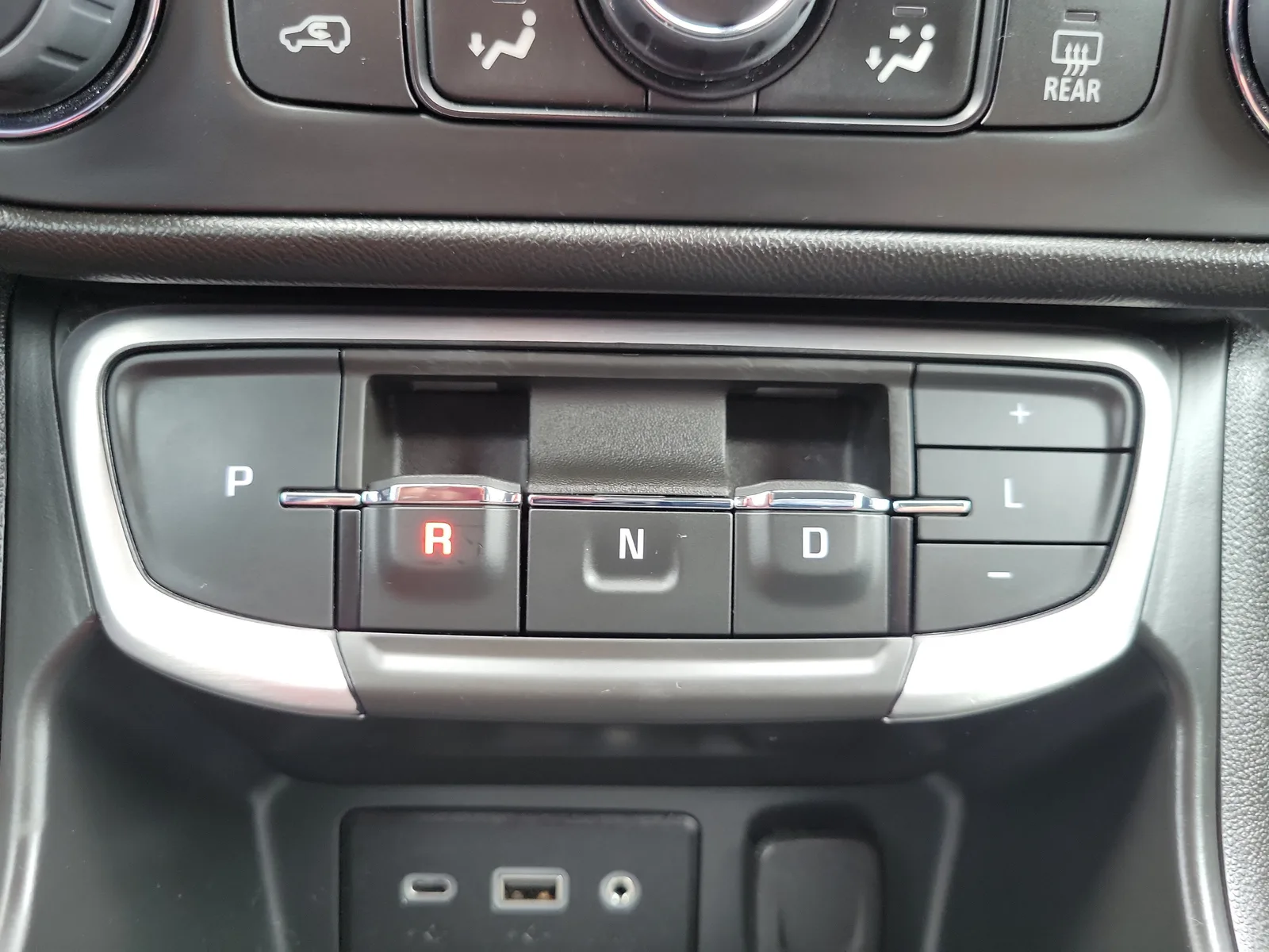 2023 GMC Terrain SLE photo 23