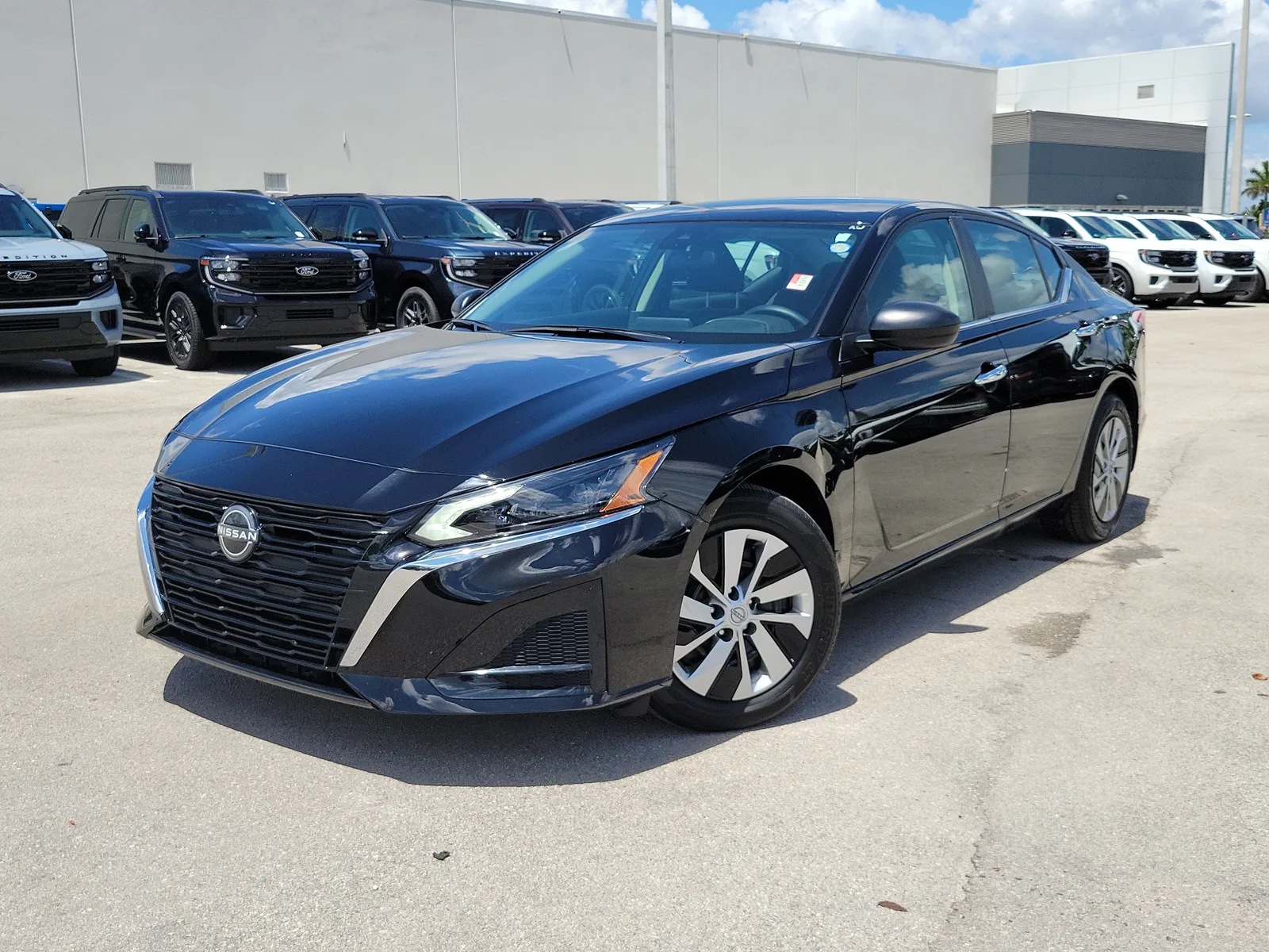 2025 Nissan Altima S photo 31