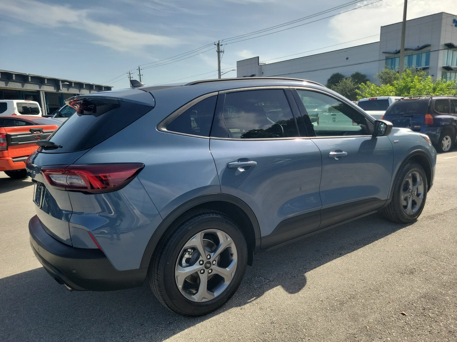 2025 Ford Escape ST-Line photo 5