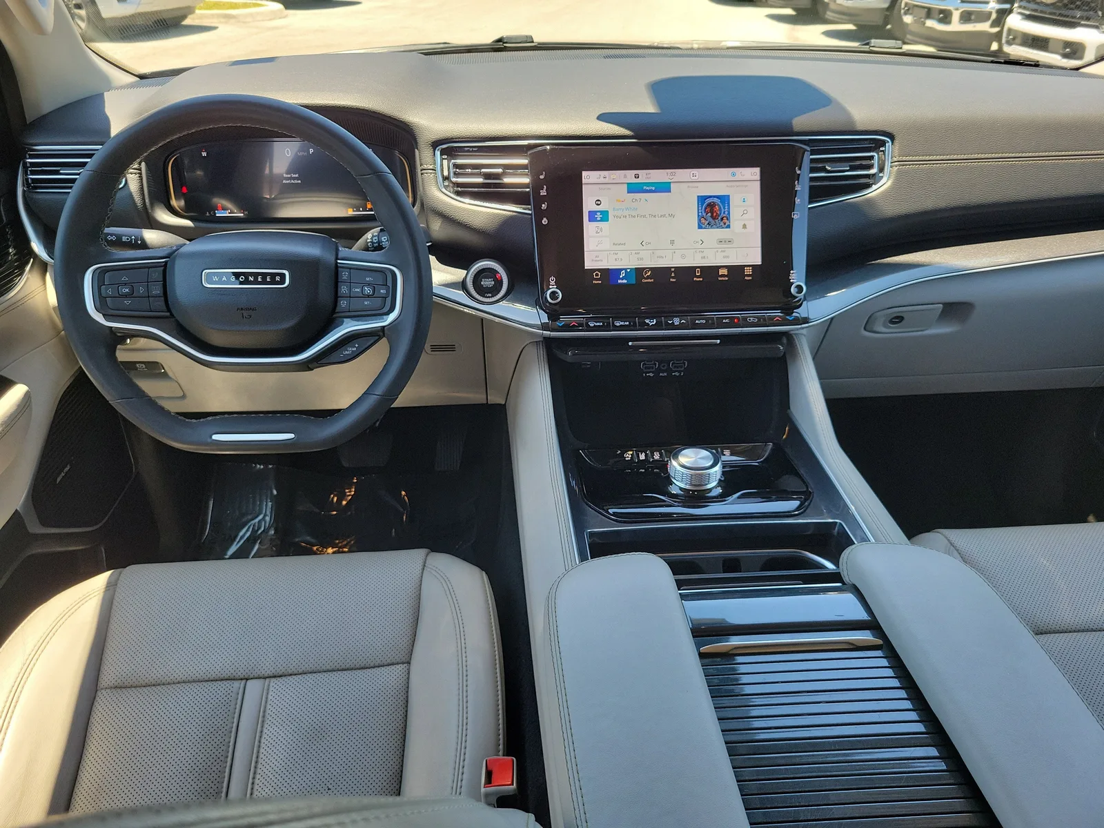 2023 Jeep Wagoneer Base photo 18
