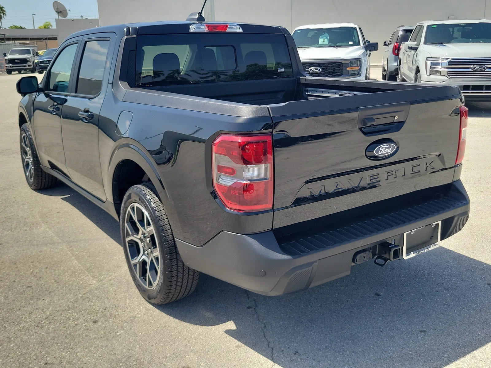 2025 Ford Maverick LARIAT 4WD photo 7