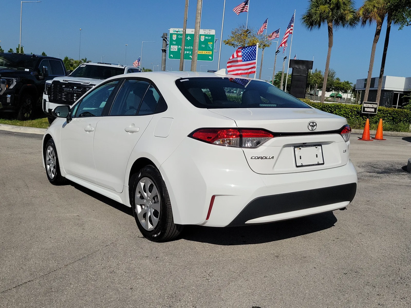 2022 Toyota Corolla LE photo 7