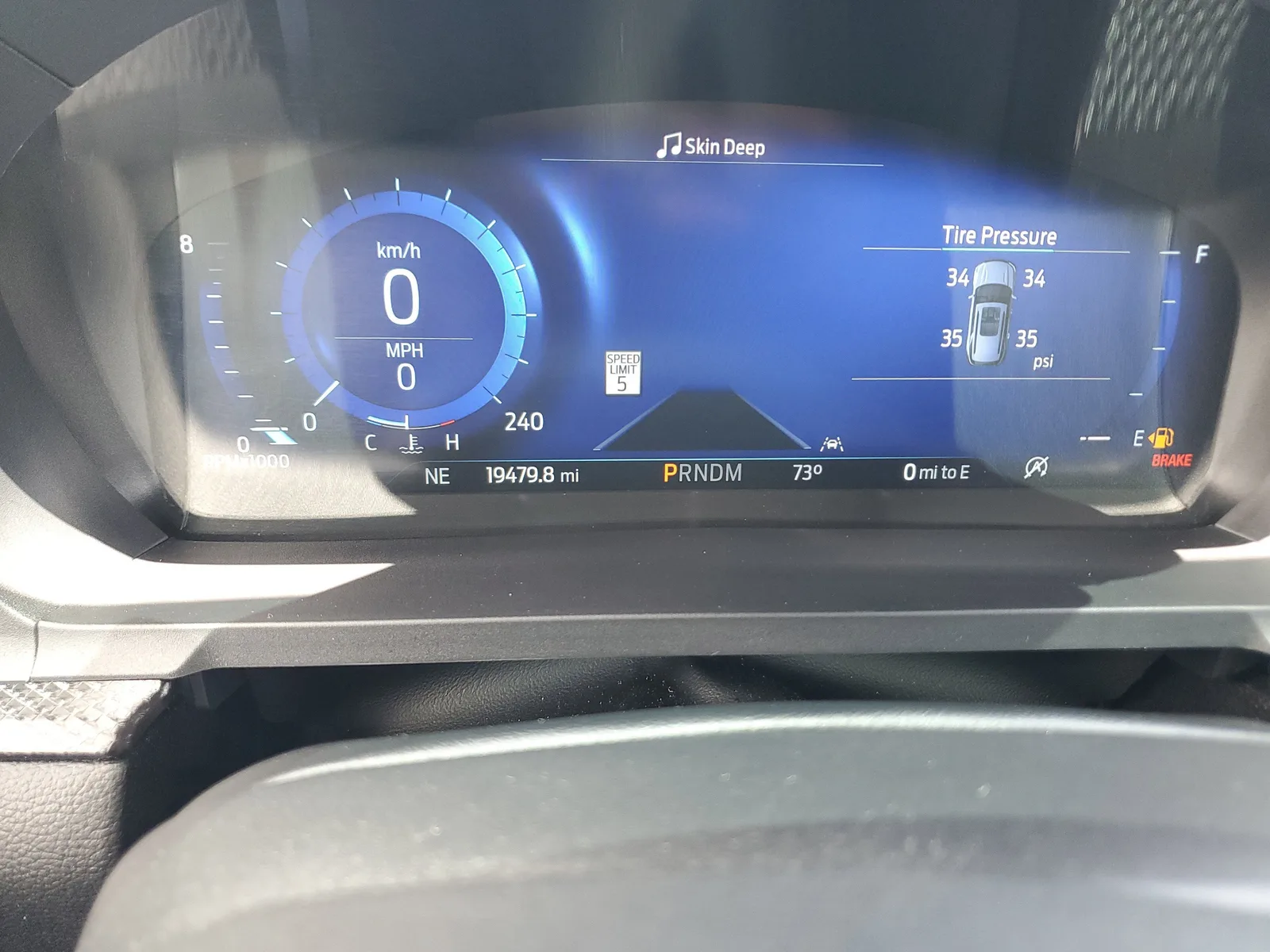 2023 Ford Explorer ST 4WD photo 33