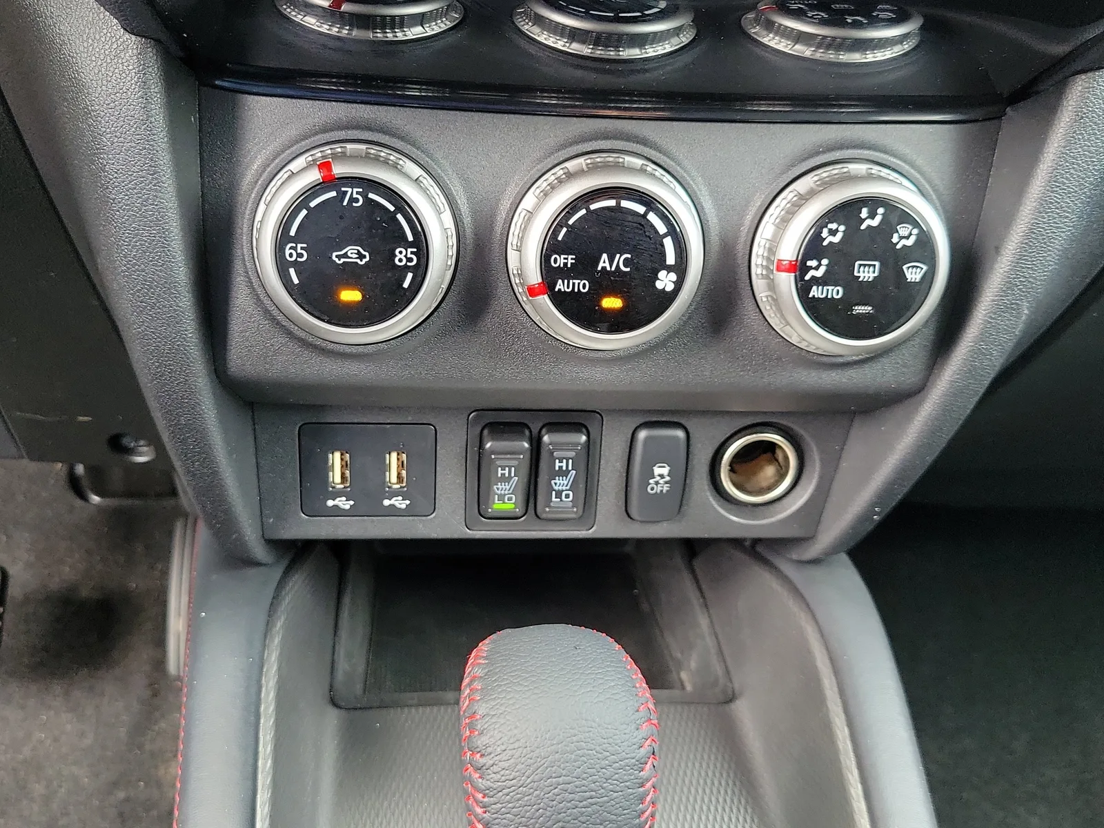 2025 Mitsubishi Outlander Sport LE photo 24