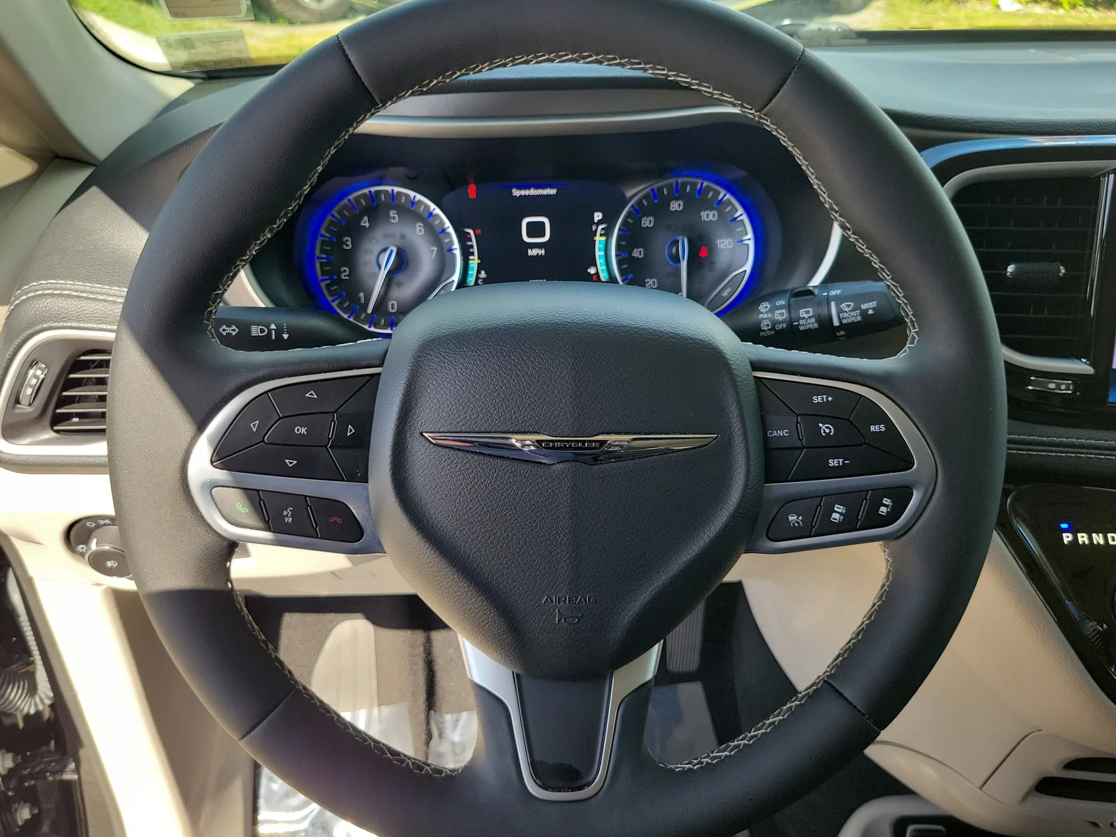 2024 Chrysler Pacifica Touring L photo 18
