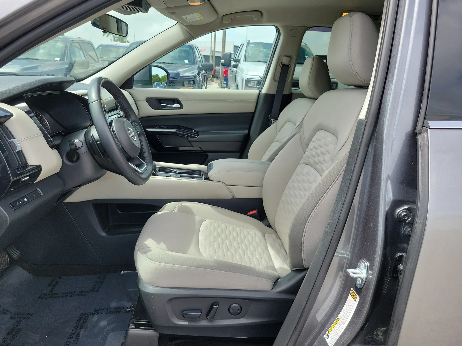 2022 Nissan Pathfinder SV photo 10