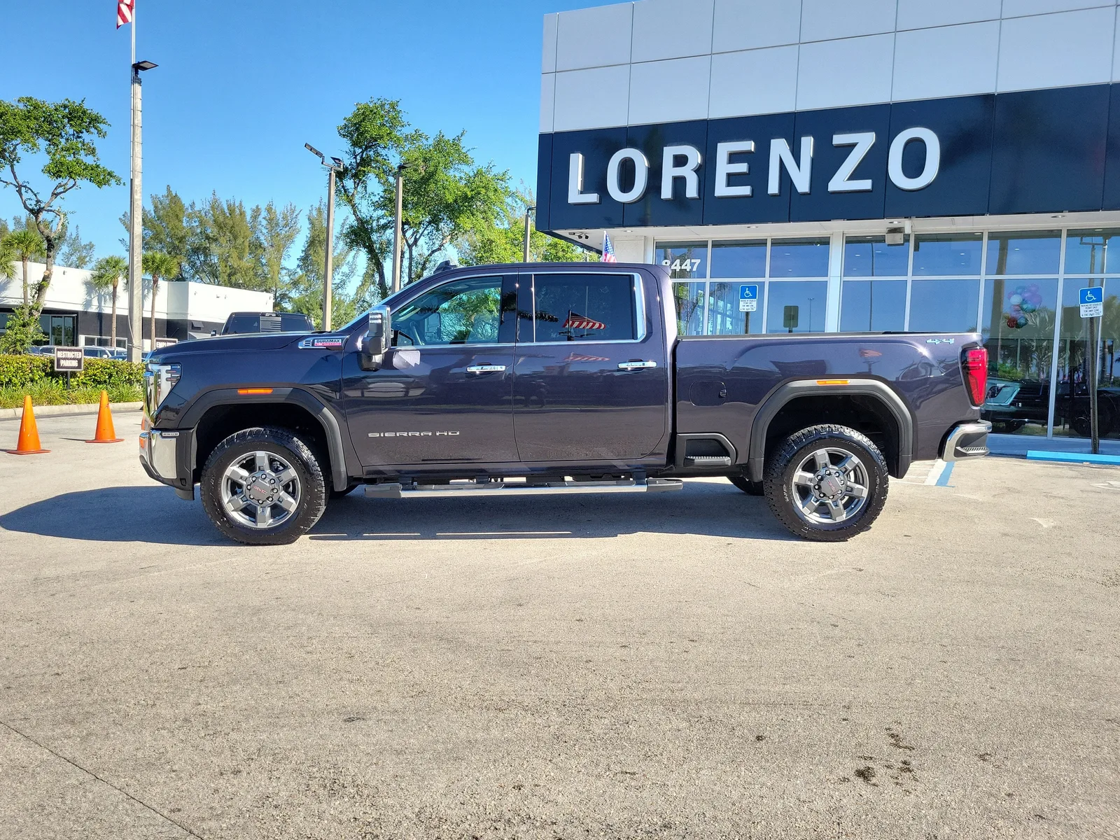 2025 GMC Sierra 2500 HD SLT photo 8