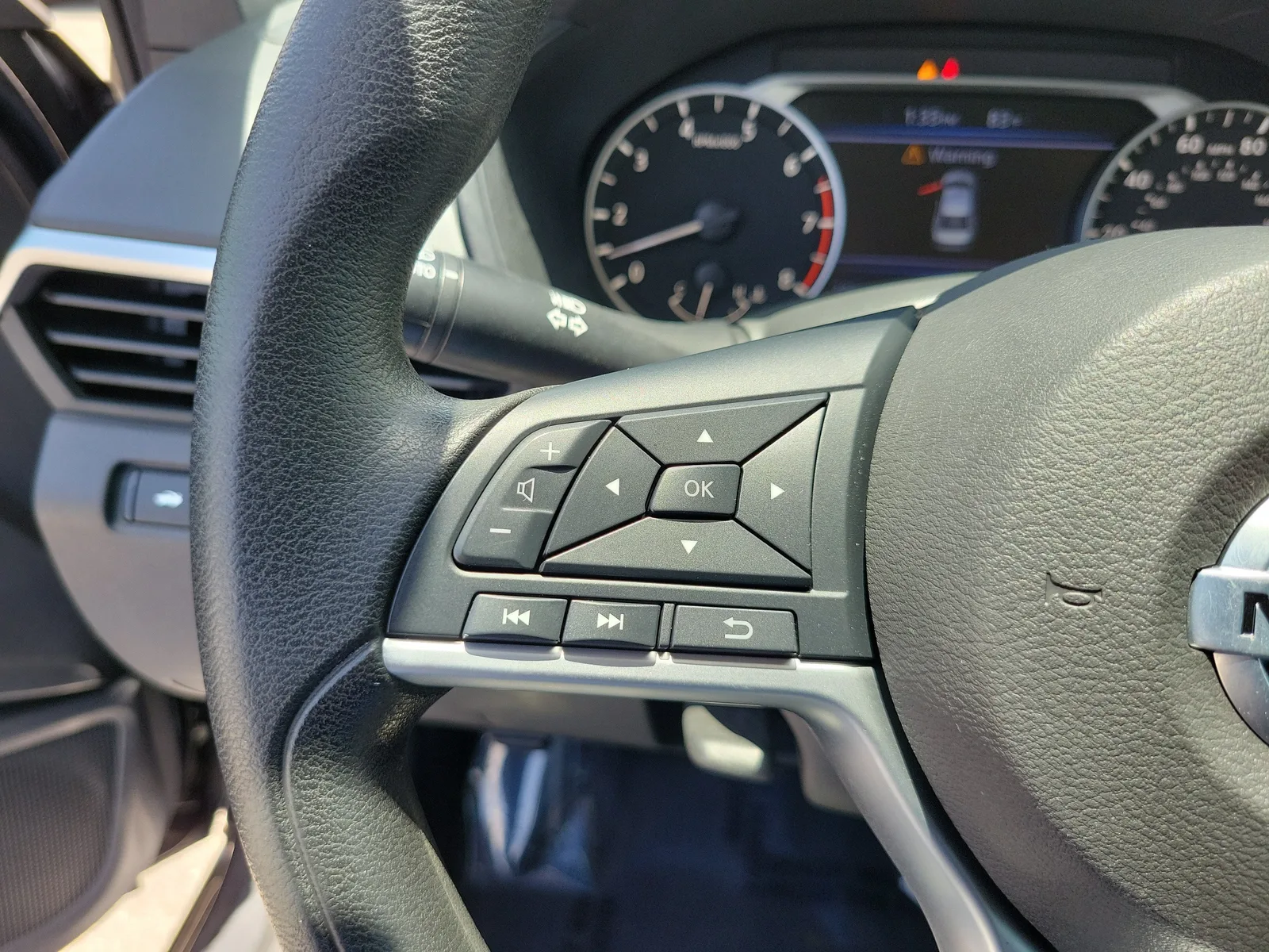 2022 Nissan Altima 2.5 SV photo 25