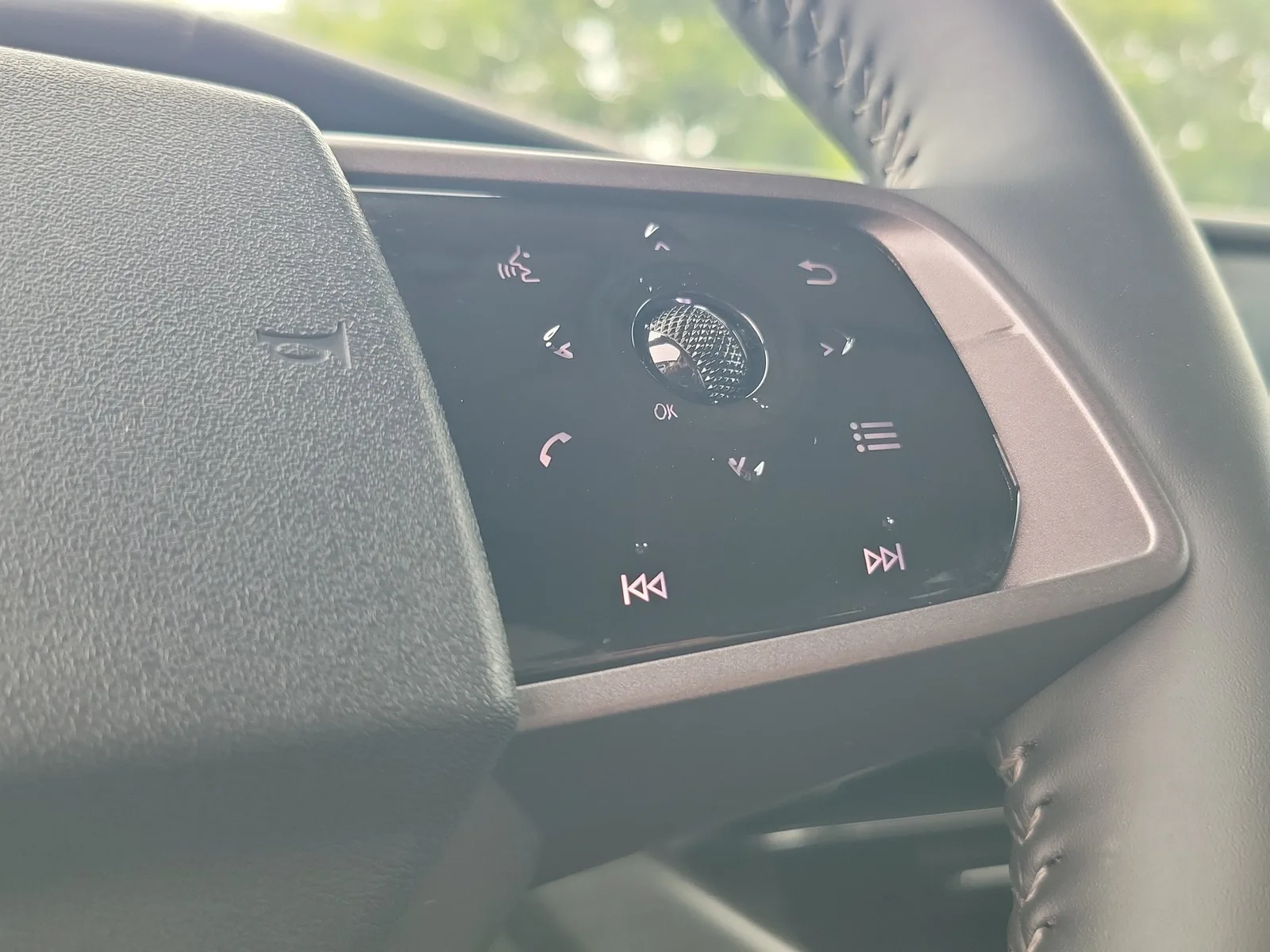 2025 Nissan Murano SV photo 22