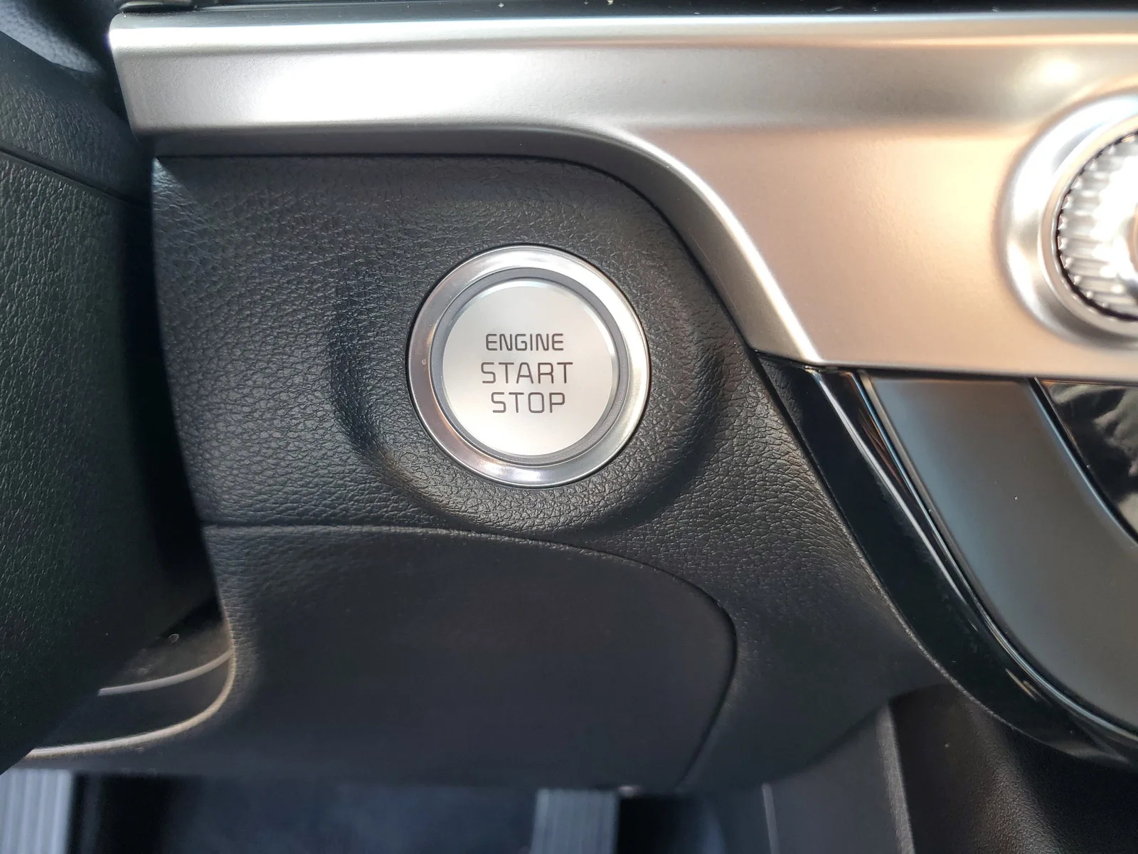 2024 Kia Telluride LX photo 22