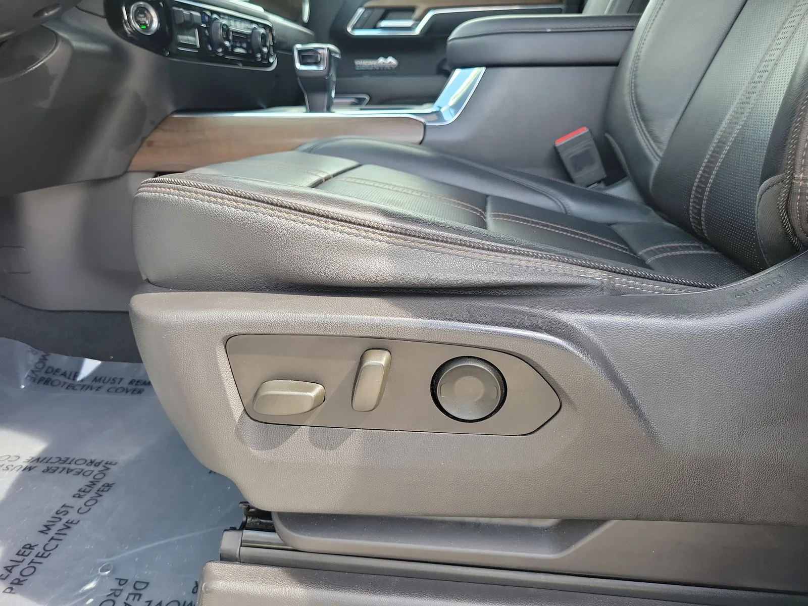 2023 Chevrolet Silverado 1500 High Country photo 13