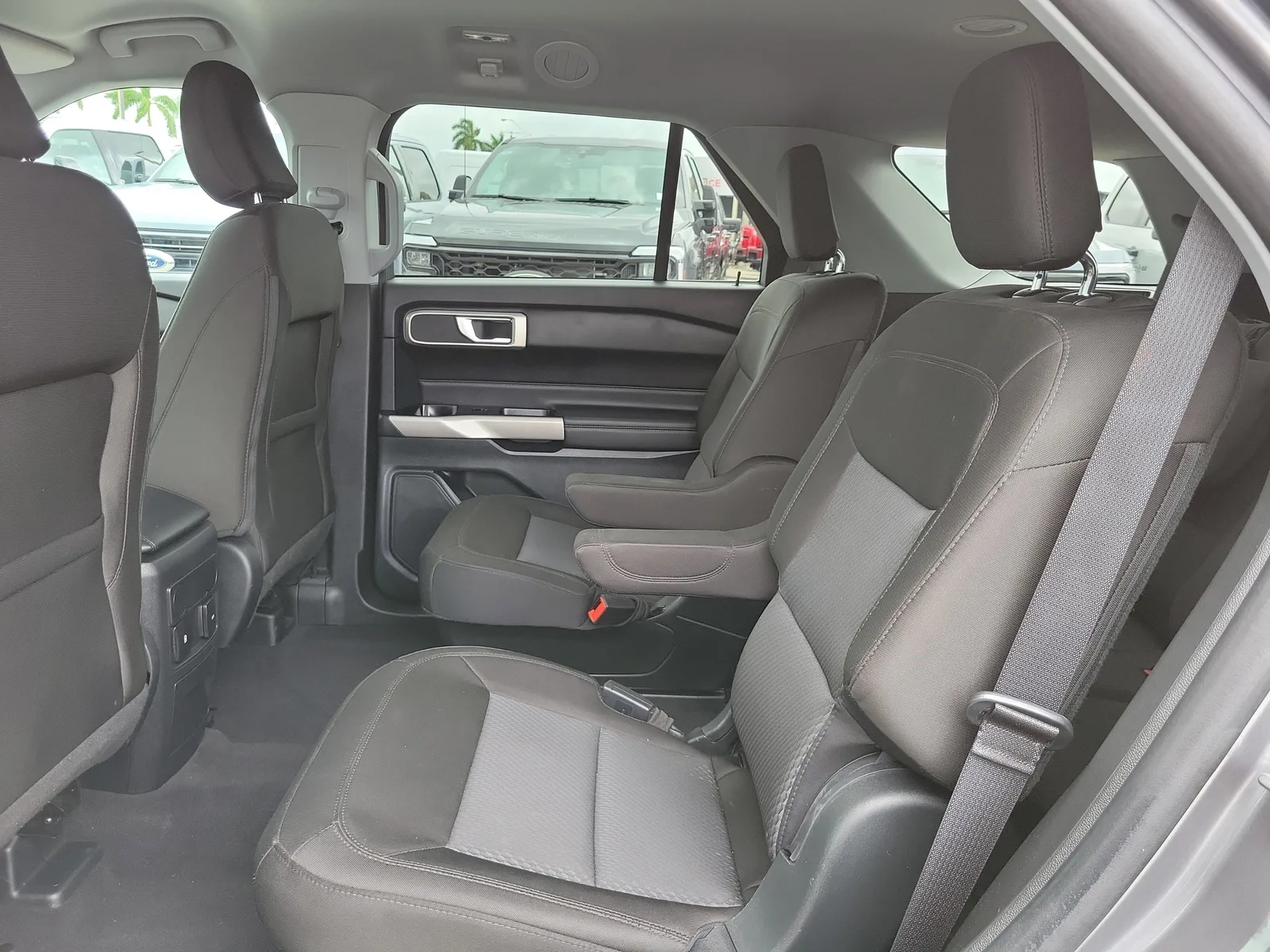 2024 Ford Explorer XLT photo 12
