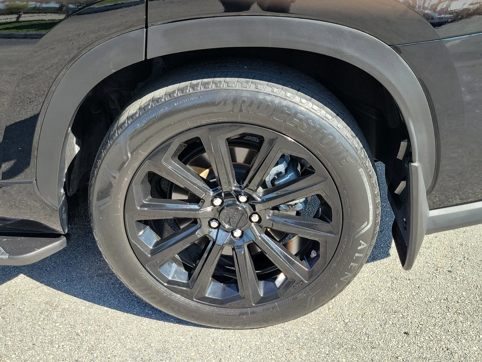 2023 Toyota Highlander L photo 29