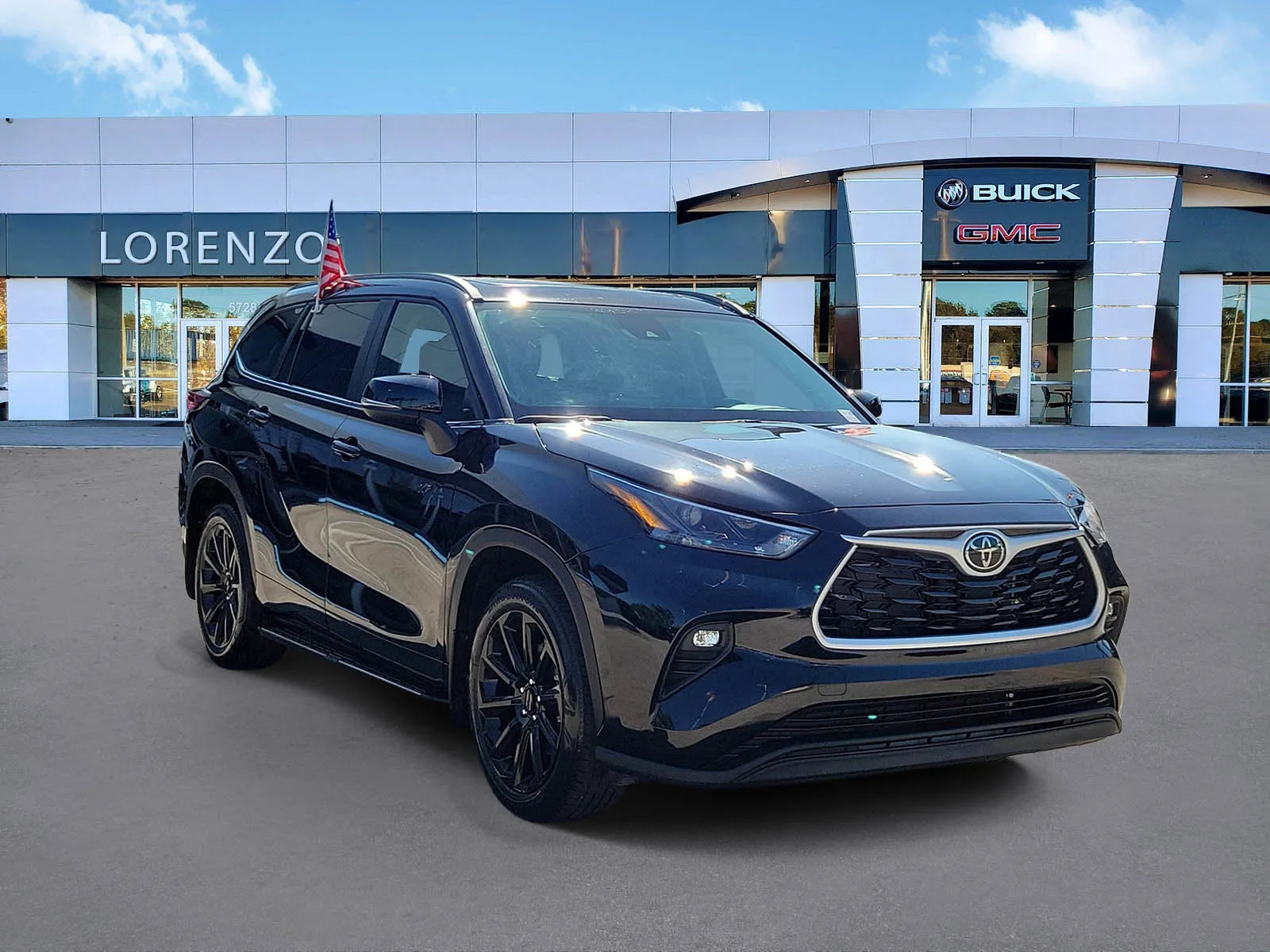 2023 Toyota Highlander L photo 3