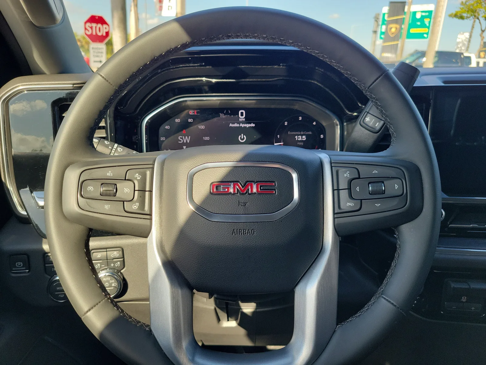 2024 GMC Sierra 1500 SLT photo 17