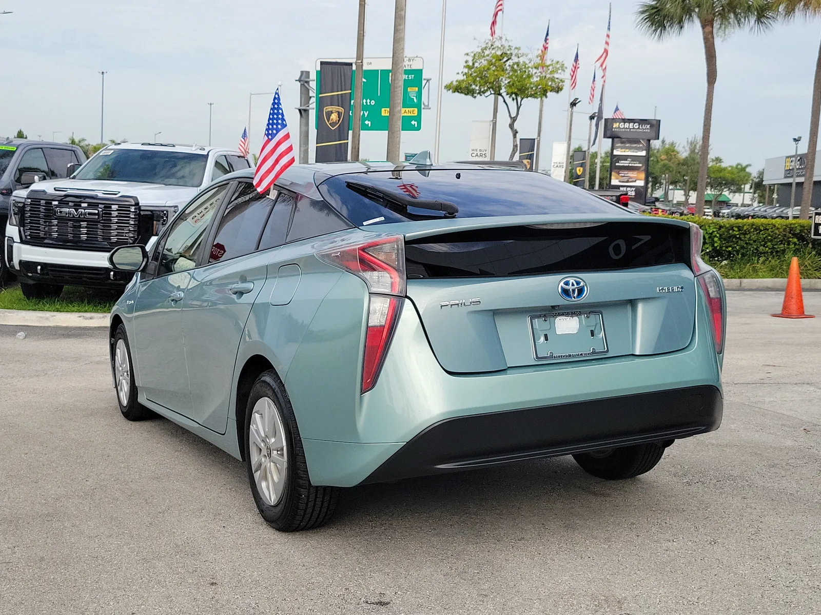 2016 Toyota Prius Two photo 7