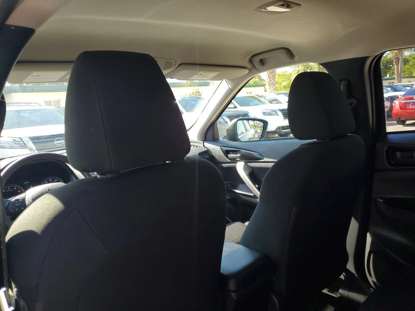 2024 Mitsubishi Eclipse Cross LE photo 13