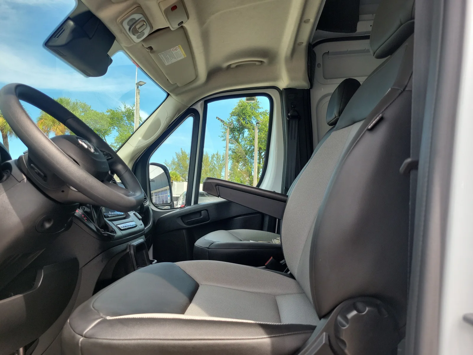 2026 RAM ProMaster Cargo Van Tradesman photo 15