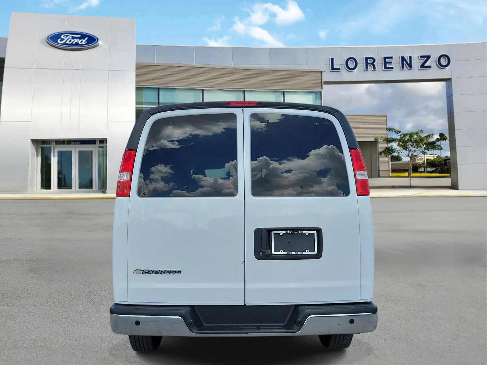 2023 Chevrolet Express Passenger LT photo 6