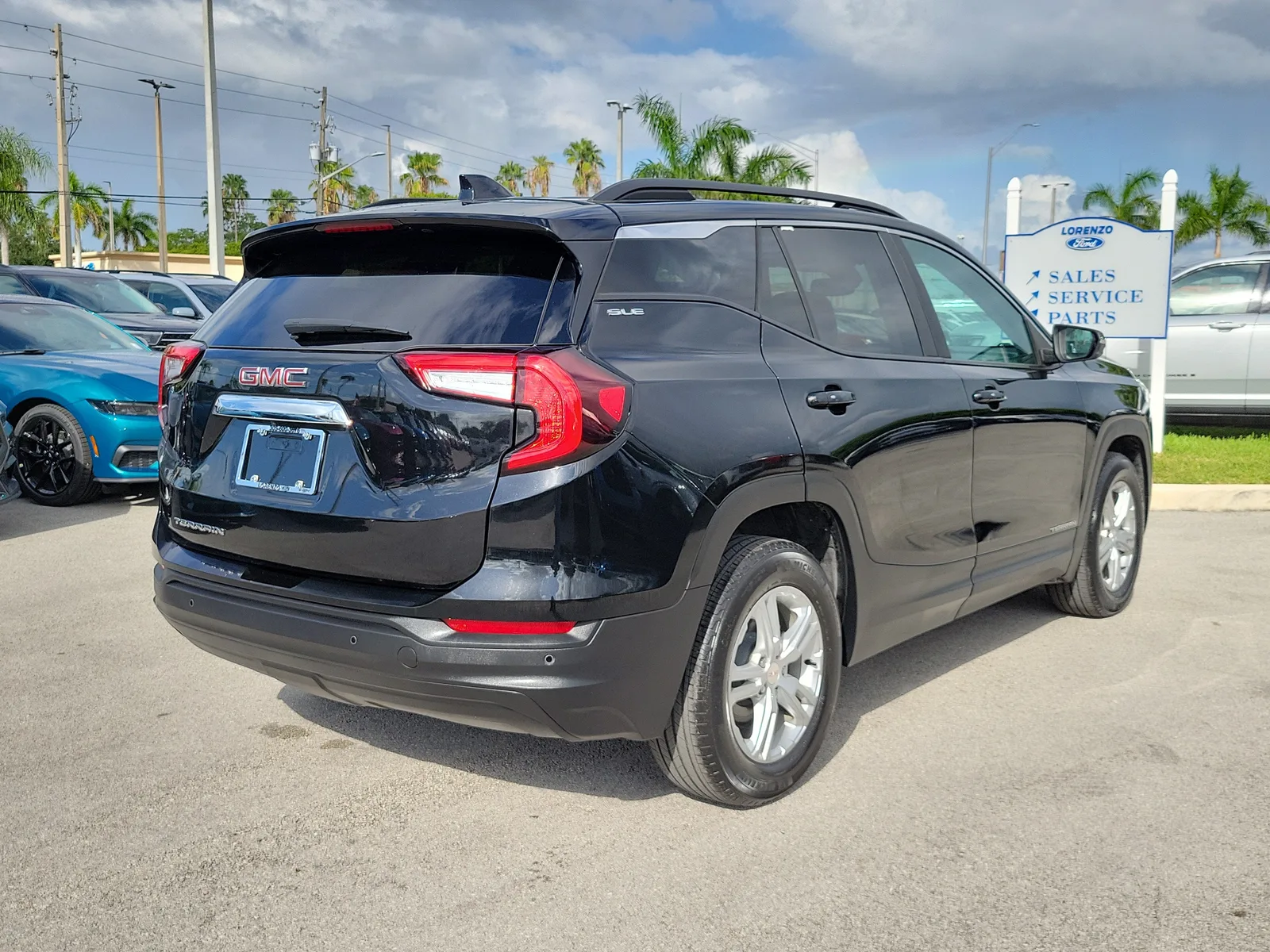 2023 GMC Terrain SLE photo 5