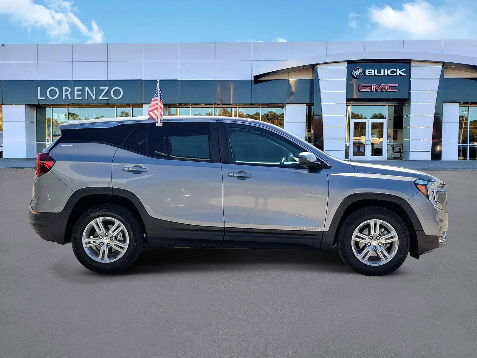 2024 GMC Terrain SLE photo 4