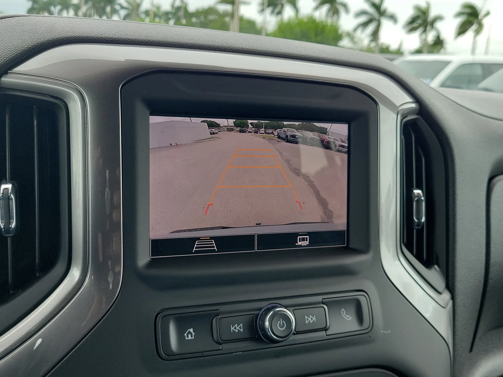 2024 Chevrolet Silverado 1500 Custom photo 31