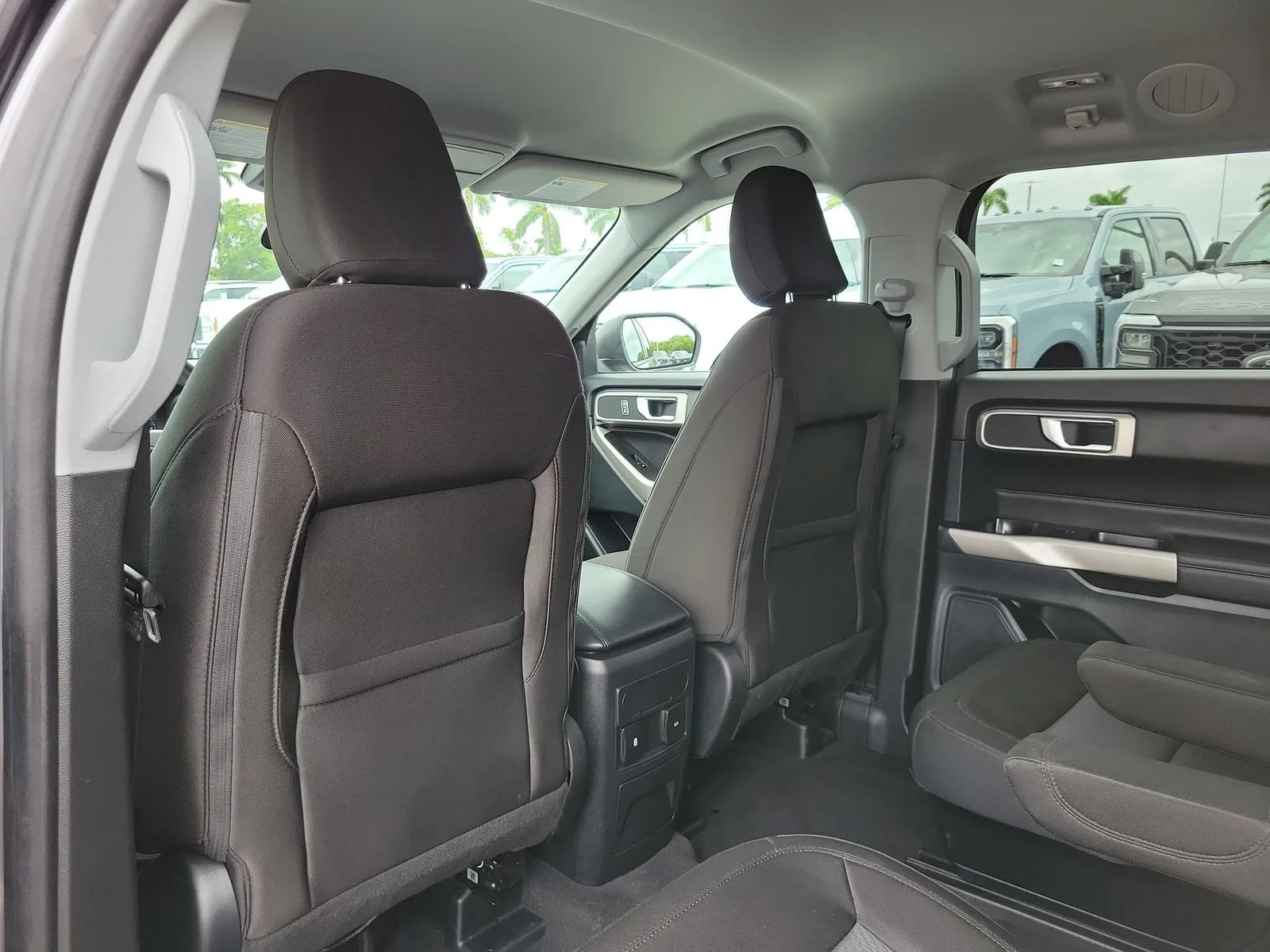 2024 Ford Explorer XLT photo 13