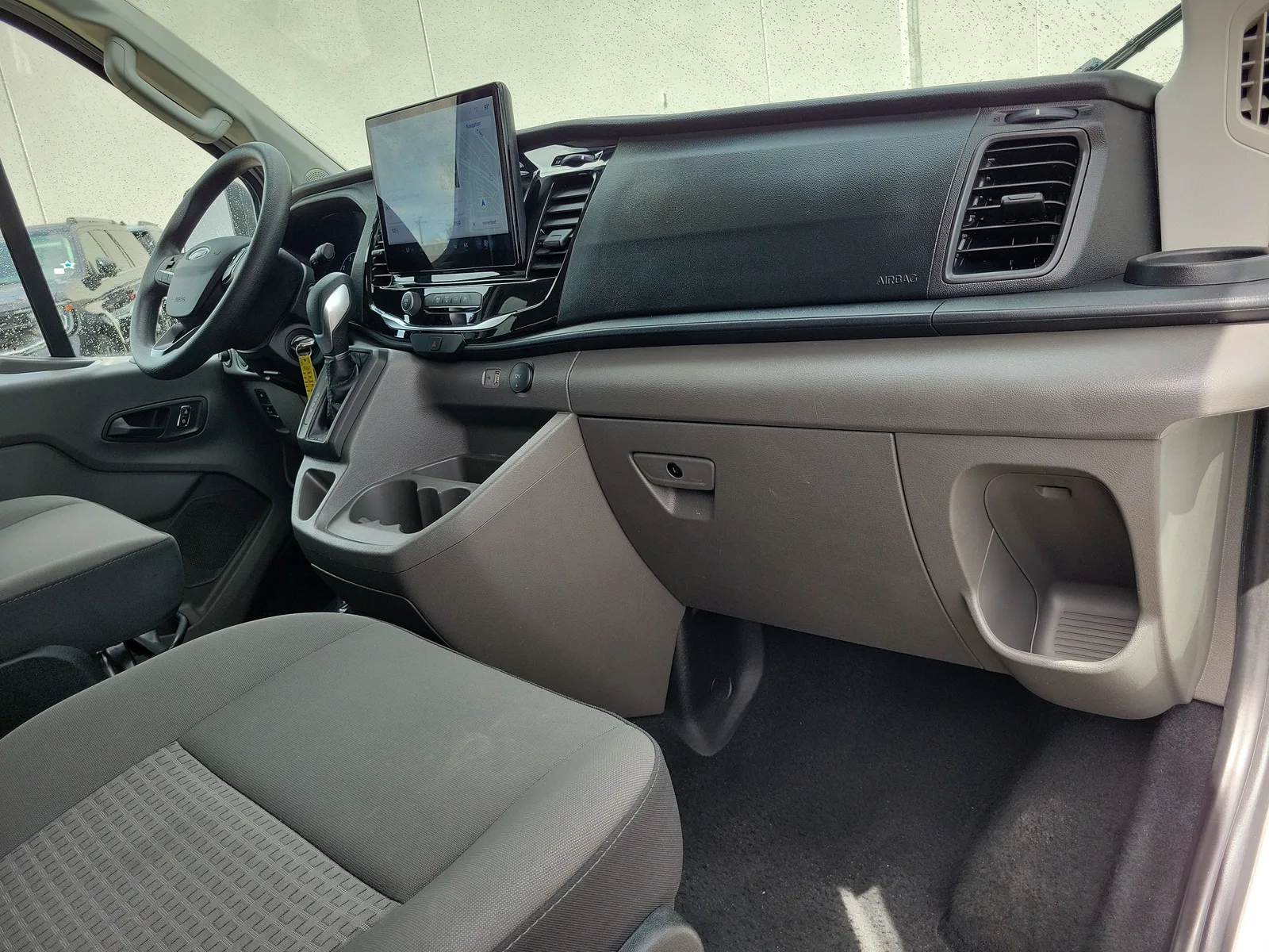 2024 Ford Transit Passenger Wagon XLT photo 30