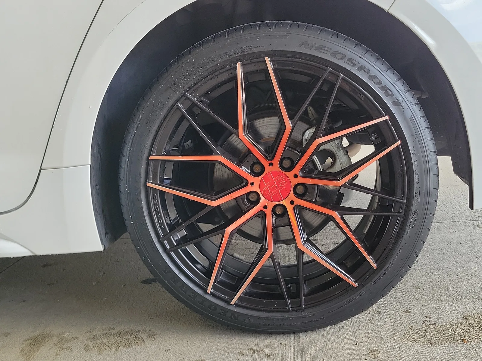 2021 Toyota Corolla LE photo 25