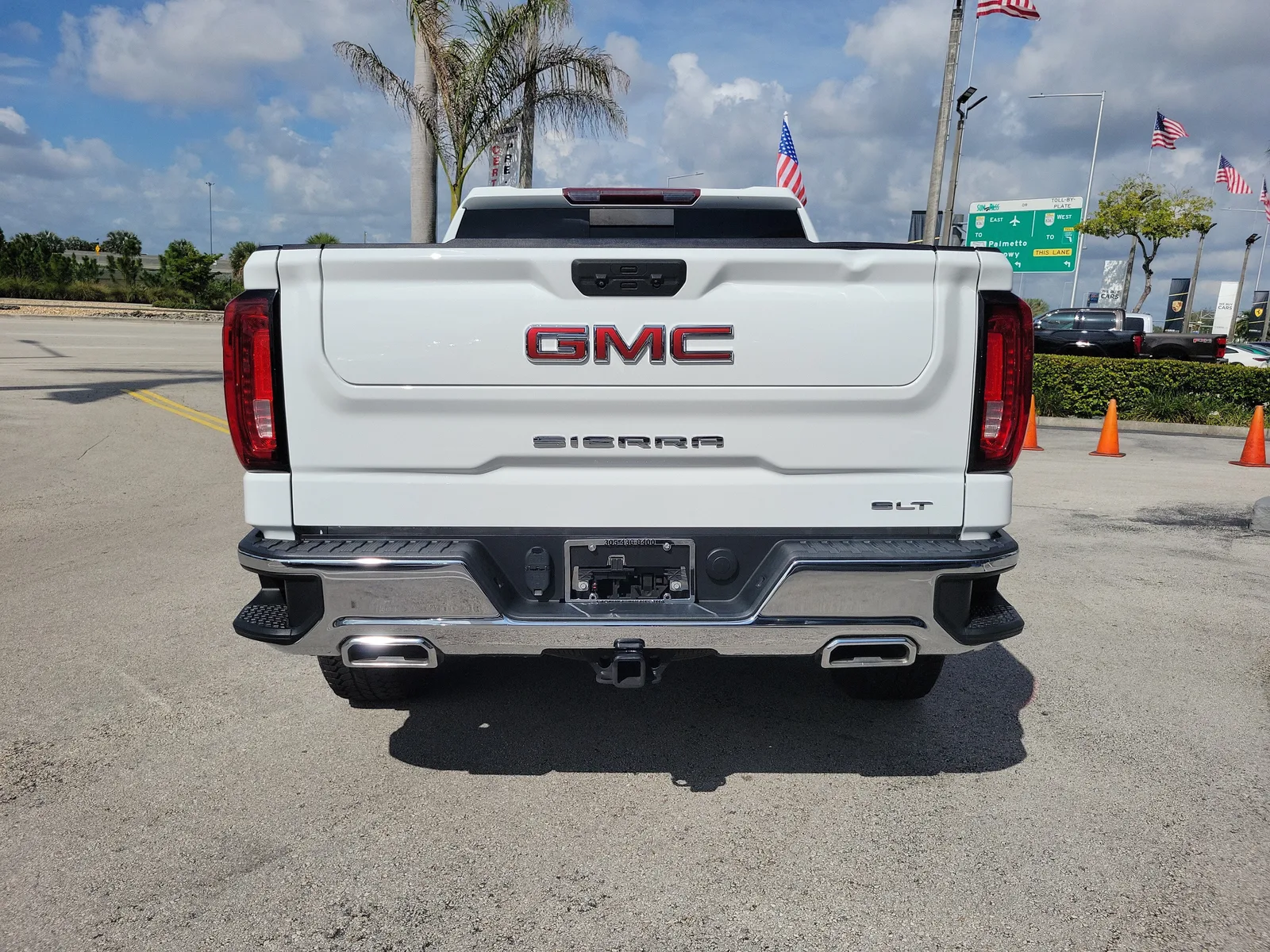 2023 GMC Sierra 1500 SLT photo 6
