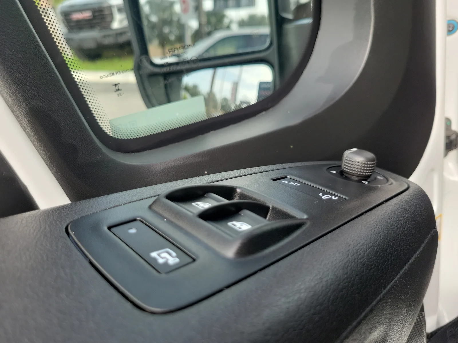 2026 RAM ProMaster Cargo Van Tradesman photo 23