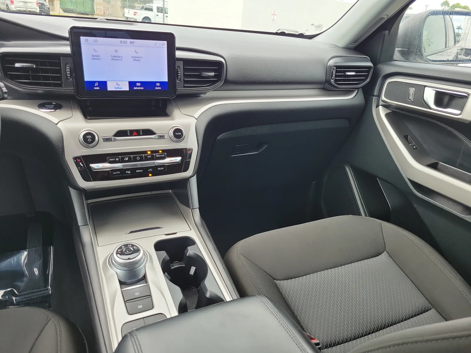 2024 Ford Explorer XLT photo 18