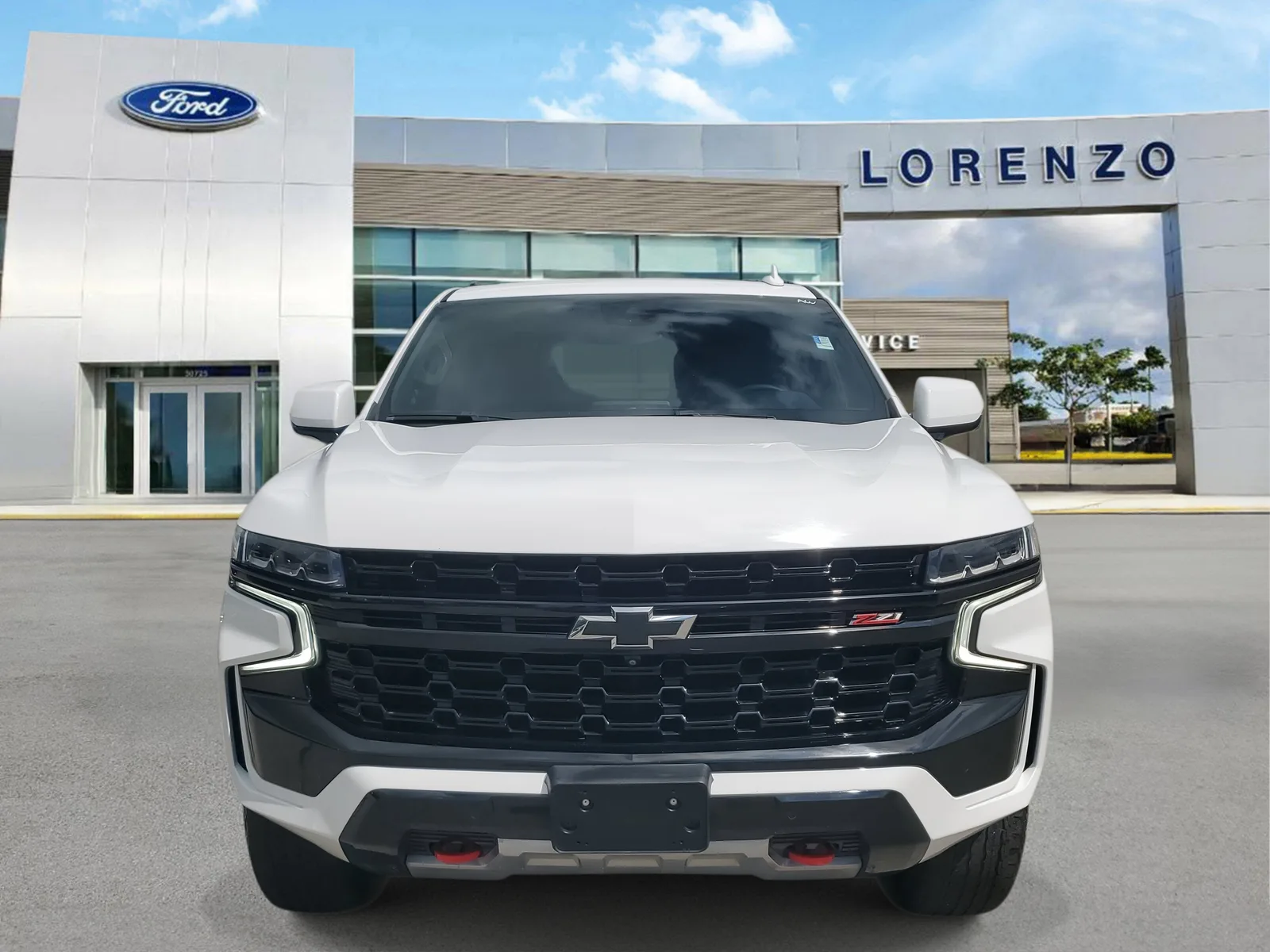 2023 Chevrolet Suburban Z71 4WD photo 2