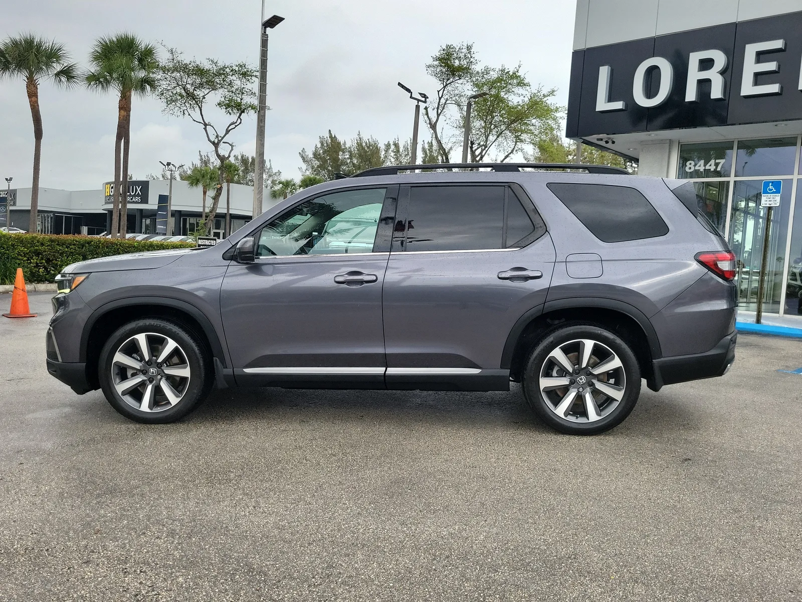 2024 Honda Pilot Touring photo 8