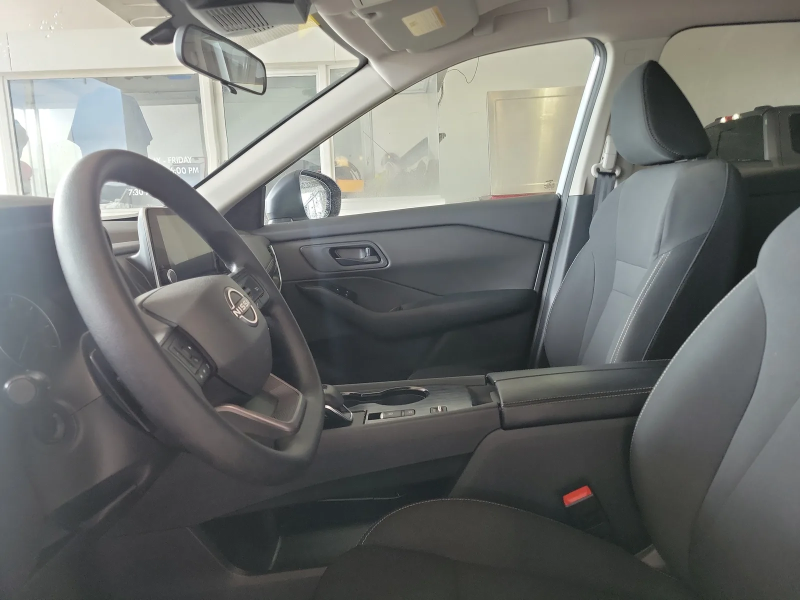 2025 Nissan Rogue S photo 11
