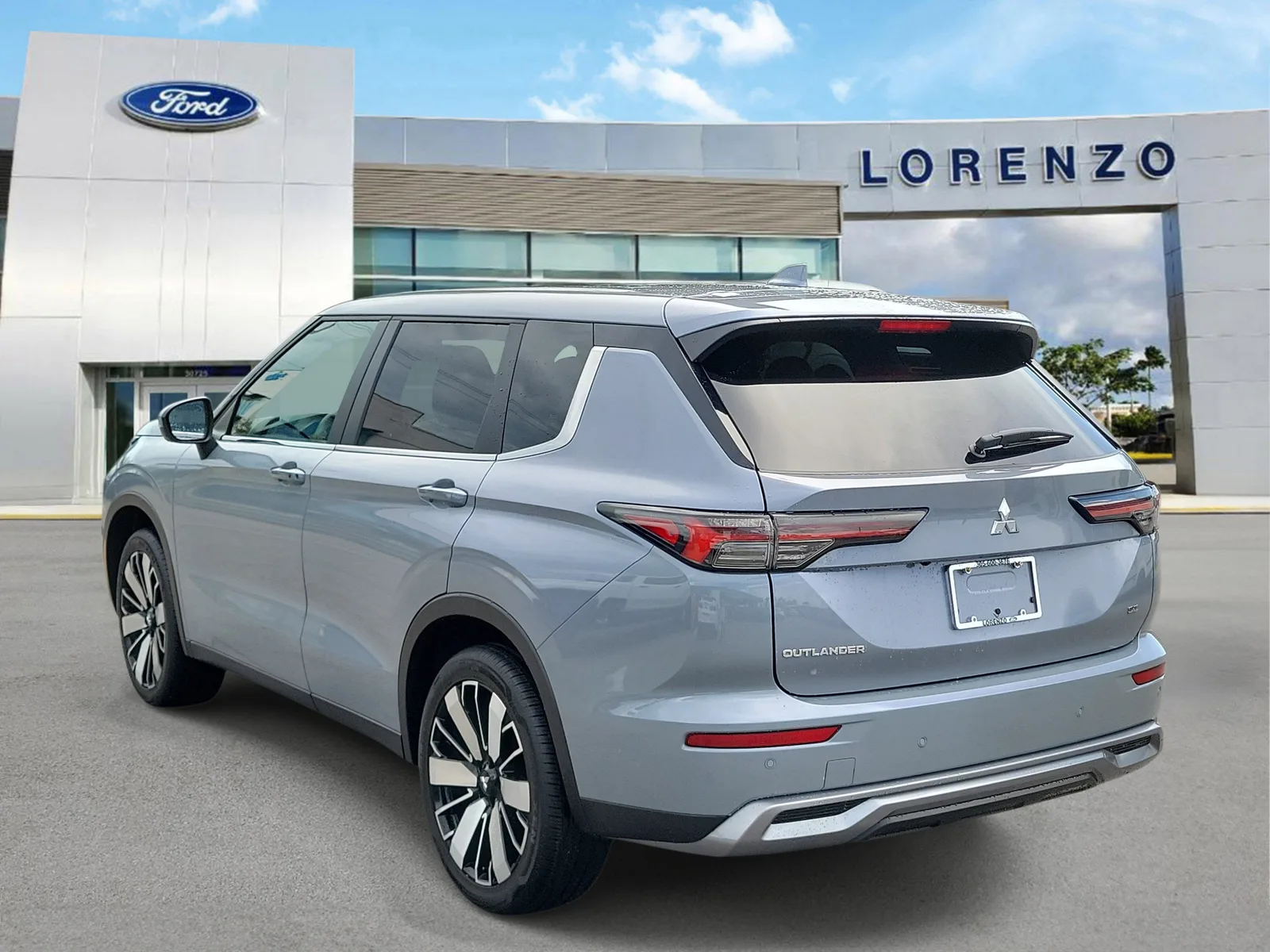 2025 Mitsubishi Outlander SE photo 7