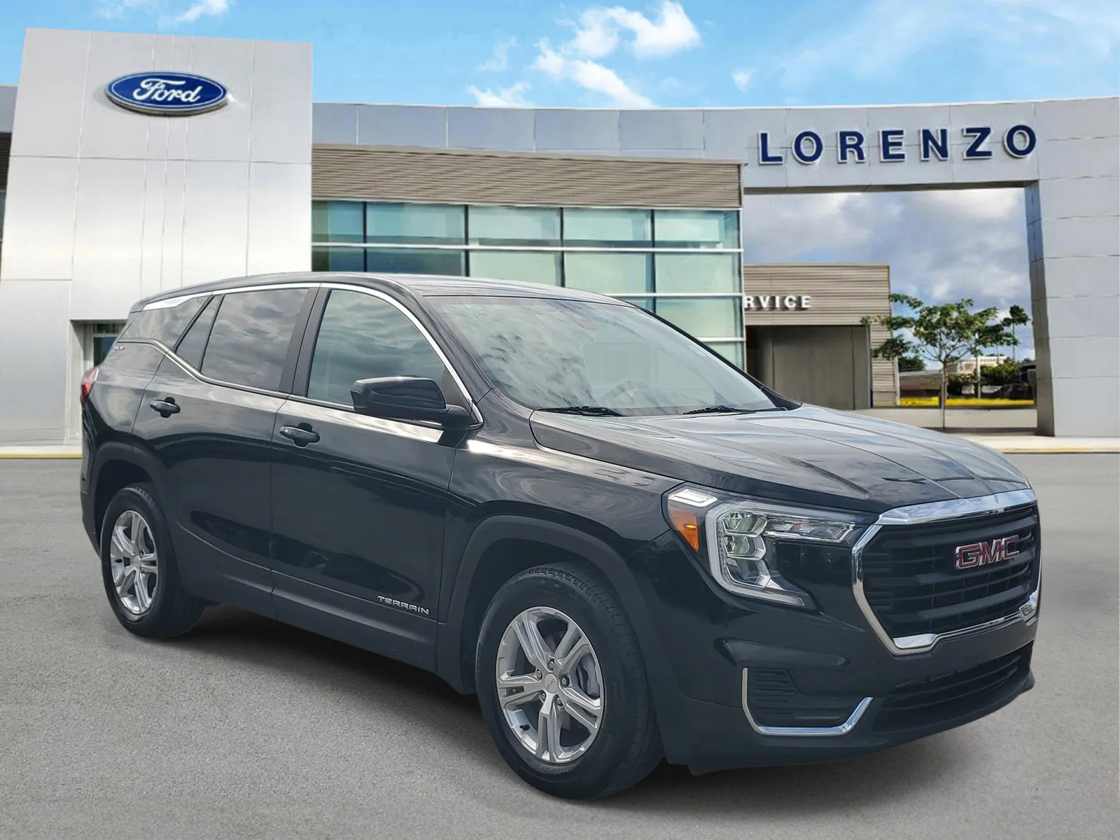2024 GMC Terrain SLE photo 3