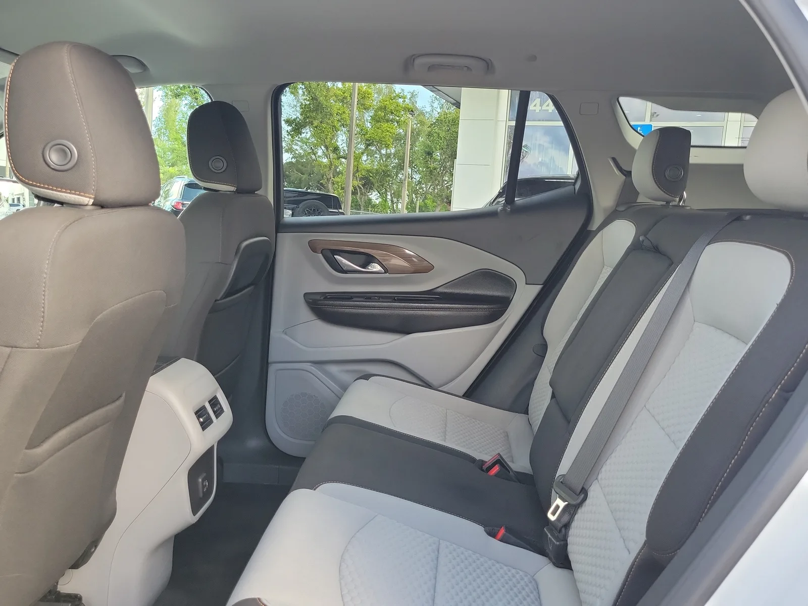 2020 GMC Terrain SLE photo 13