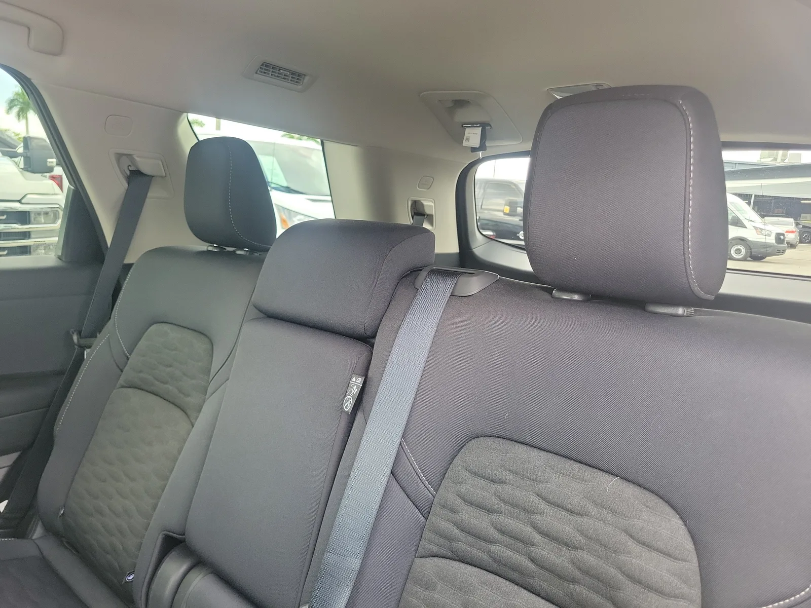 2025 Nissan Pathfinder SV photo 18