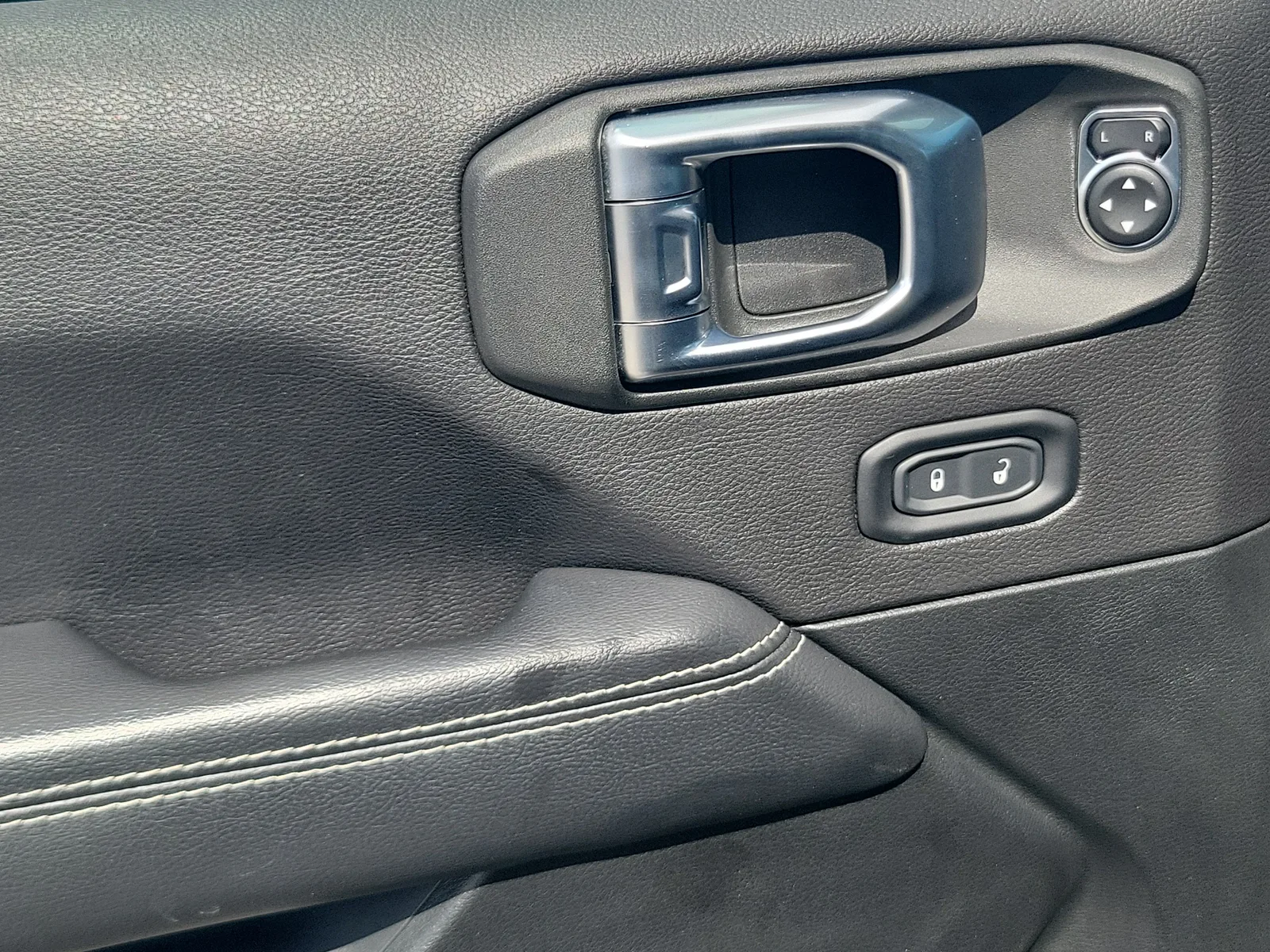 2022 Jeep Wrangler 4xe Unlimited Sahara photo 27