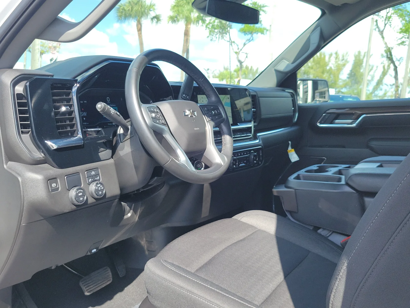 2024 Chevrolet Silverado 1500 RST photo 9