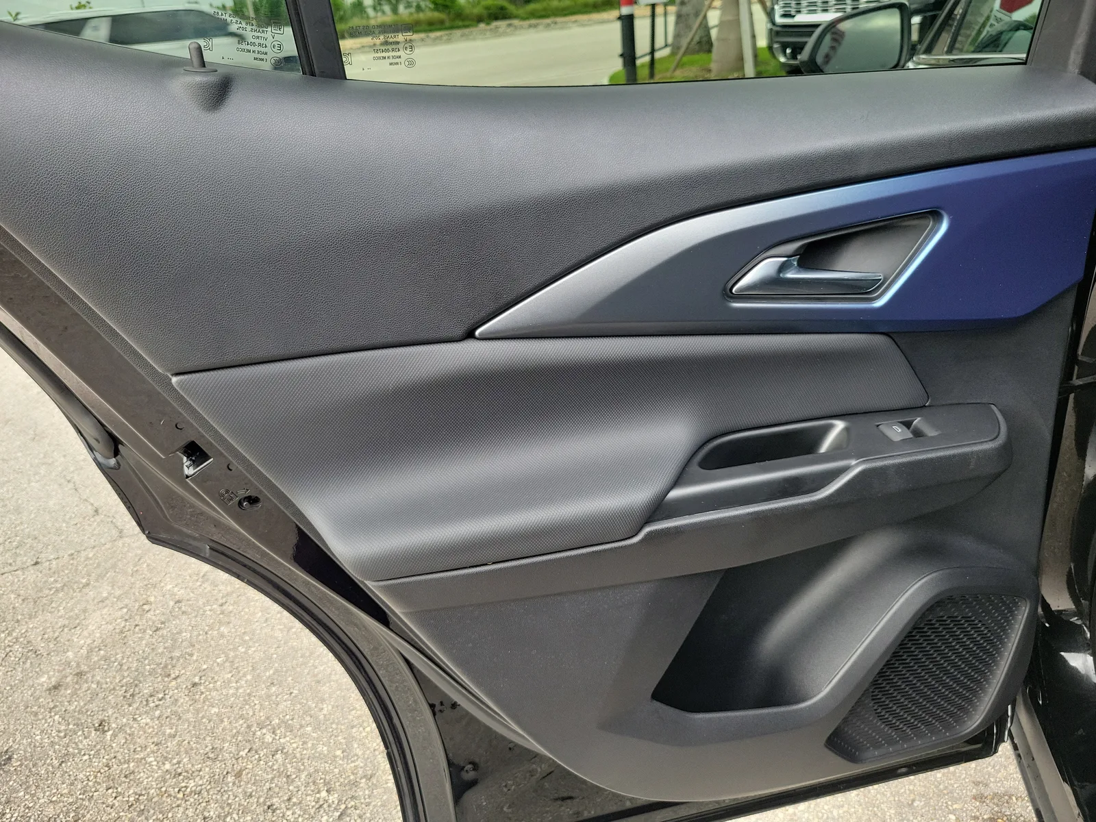 2024 Chevrolet Equinox EV 2LT photo 25