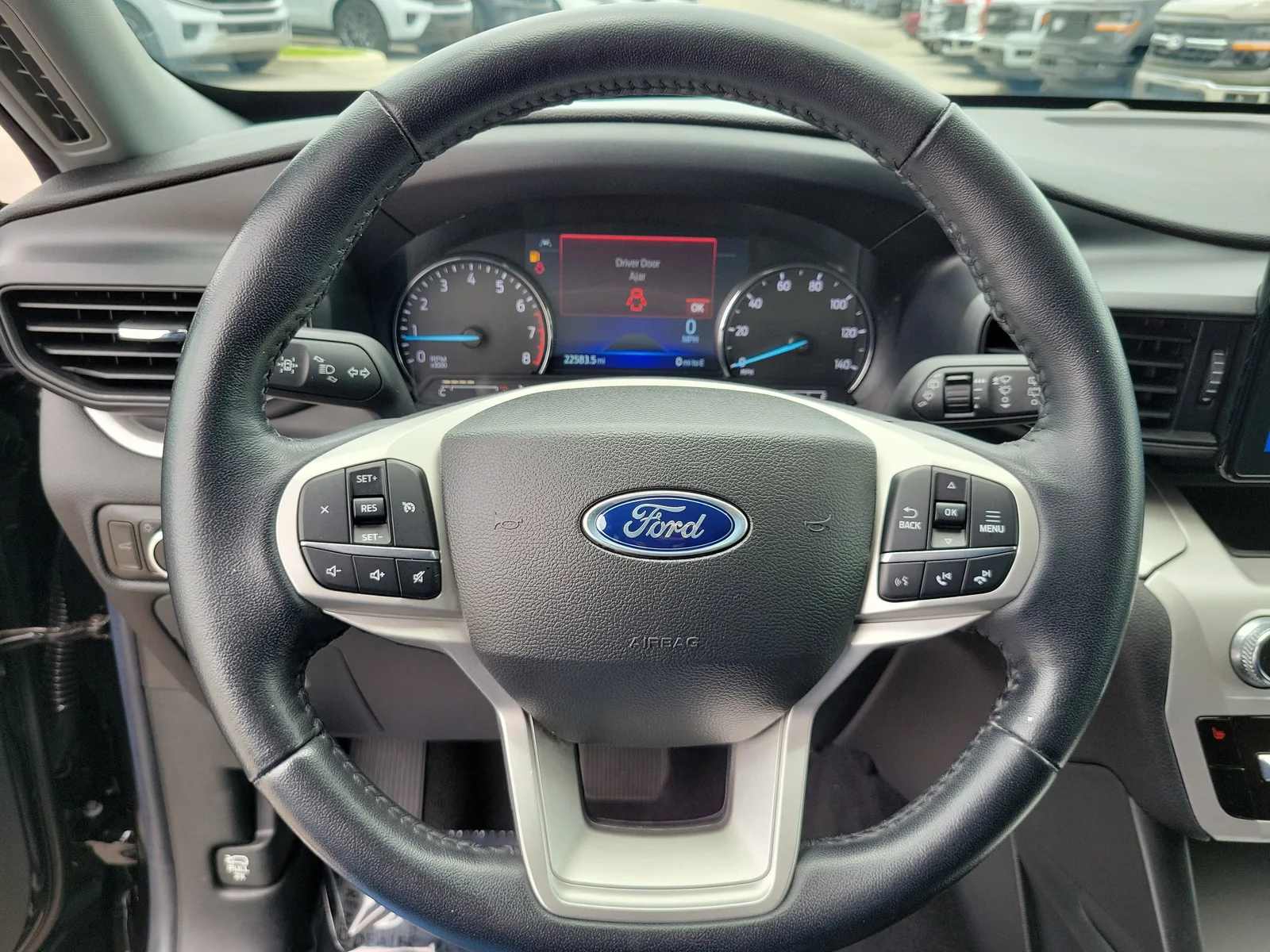 2023 Ford Explorer XLT photo 21