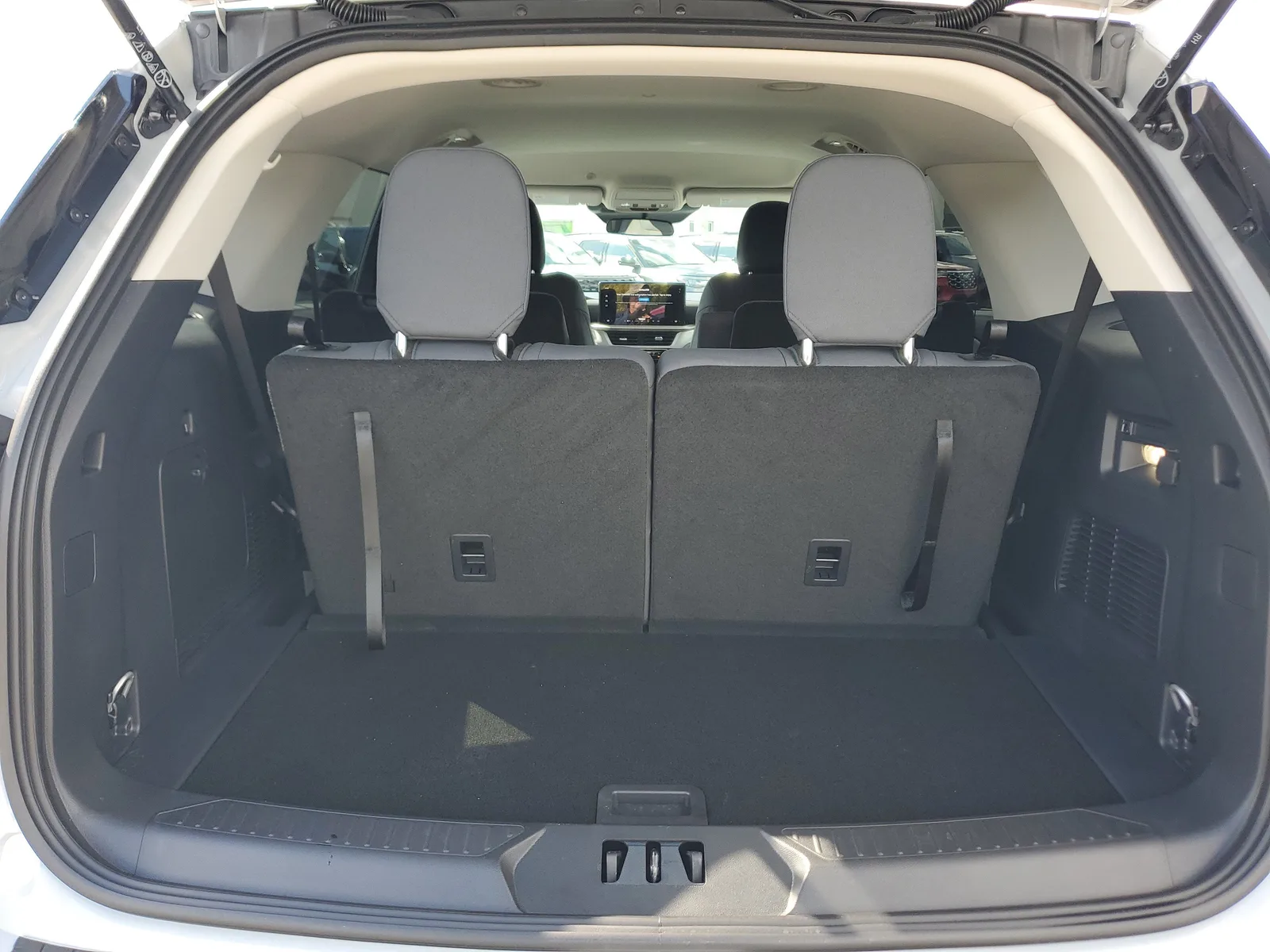 2026 Ford Explorer Active w/100A Pkg photo 15