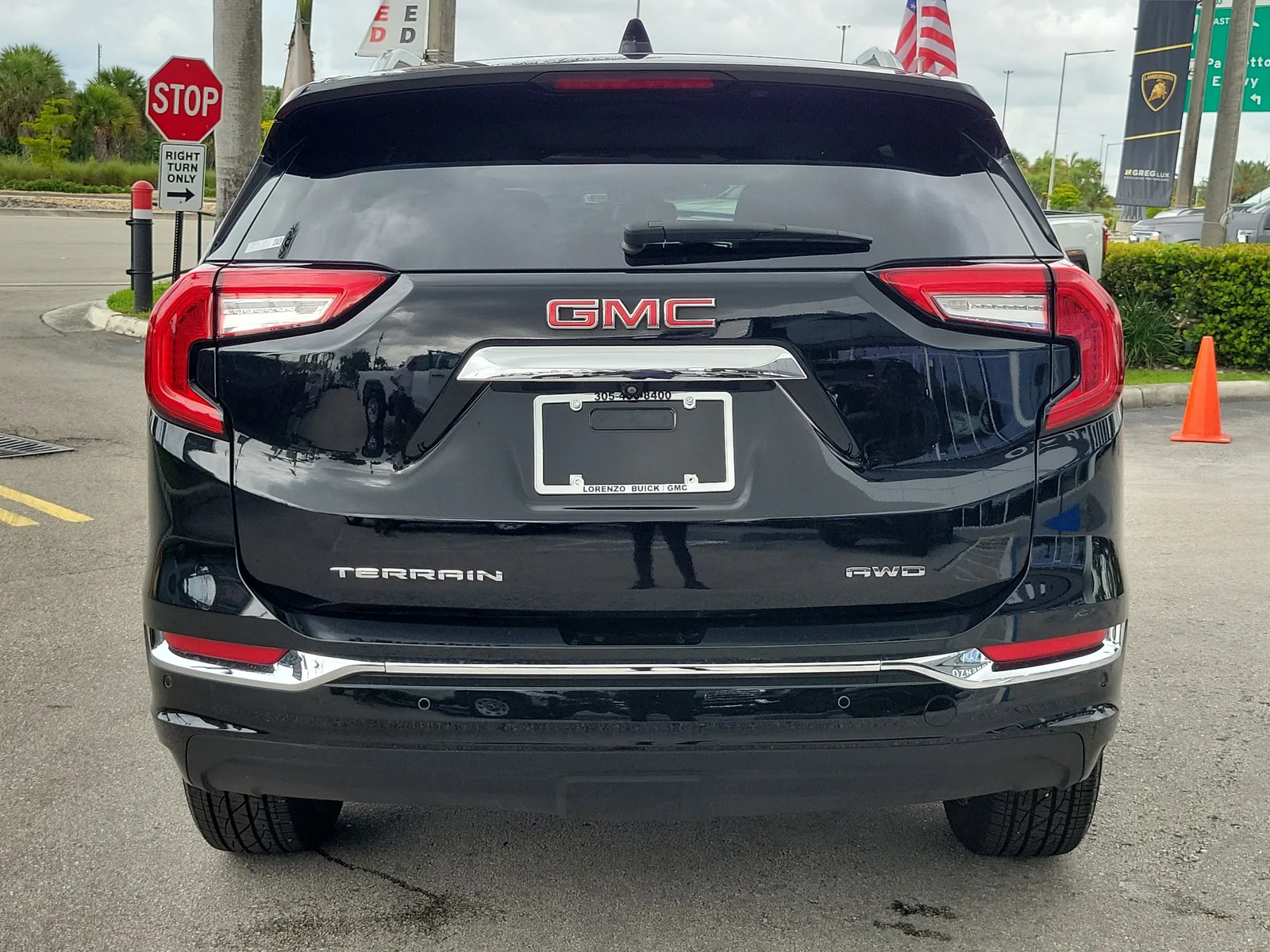 2024 GMC Terrain Denali photo 6